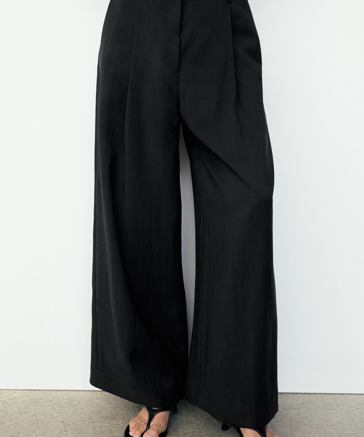 마시모두띠(MASSIMO DUTTI) 크롭 와이드 레그 플루이드 팬츠