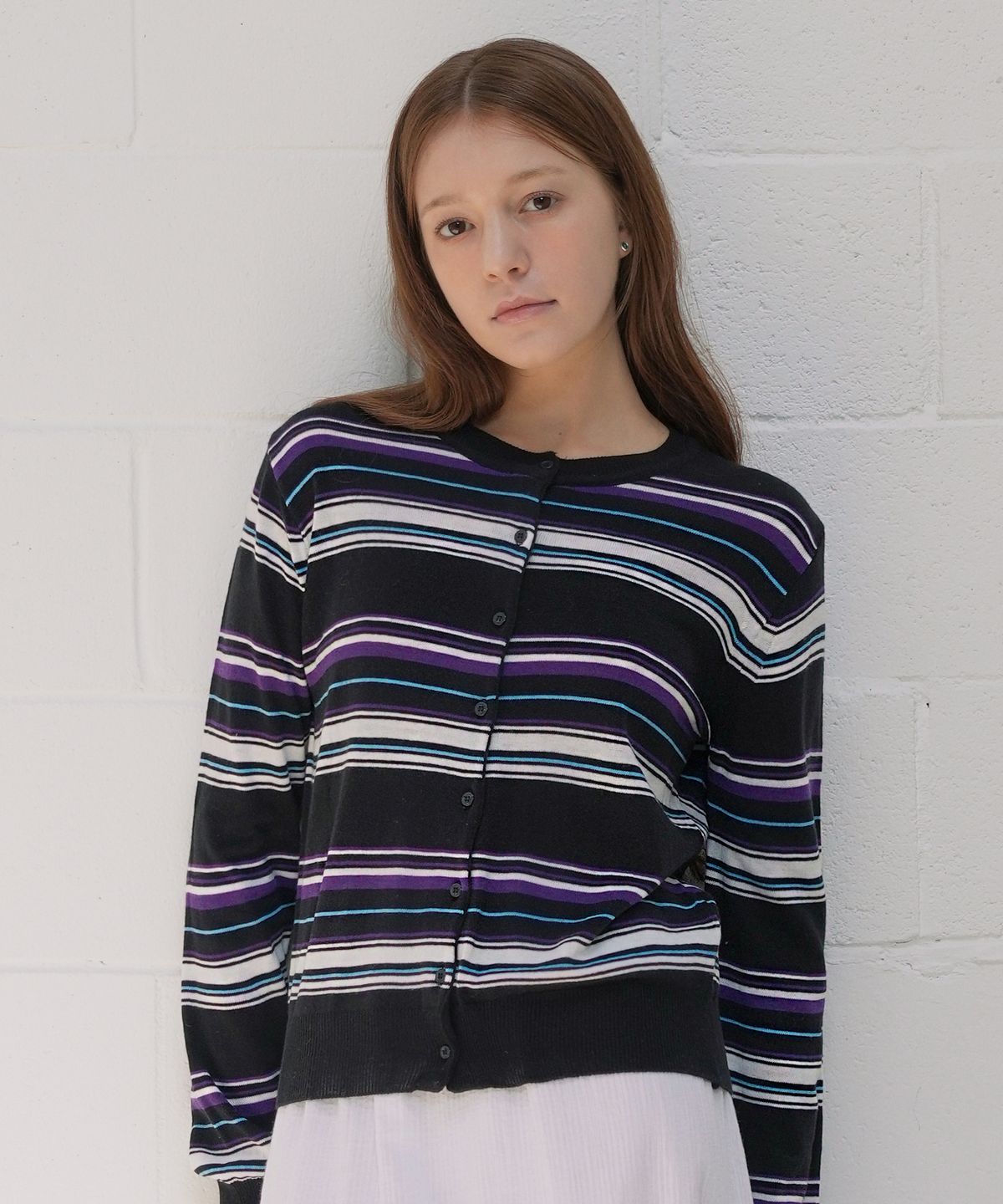 블레티(VLETI) Slim Stripe Featherlight Button Cardigan (black)