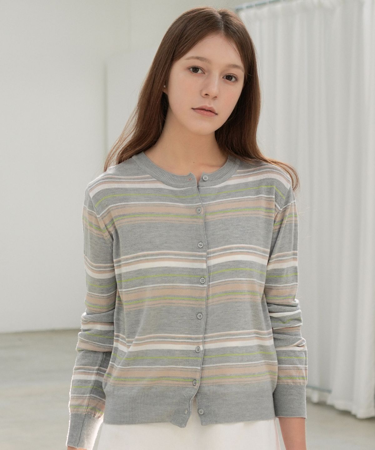 블레티(VLETI) Slim Stripe Featherlight Button Cardigan (gray)