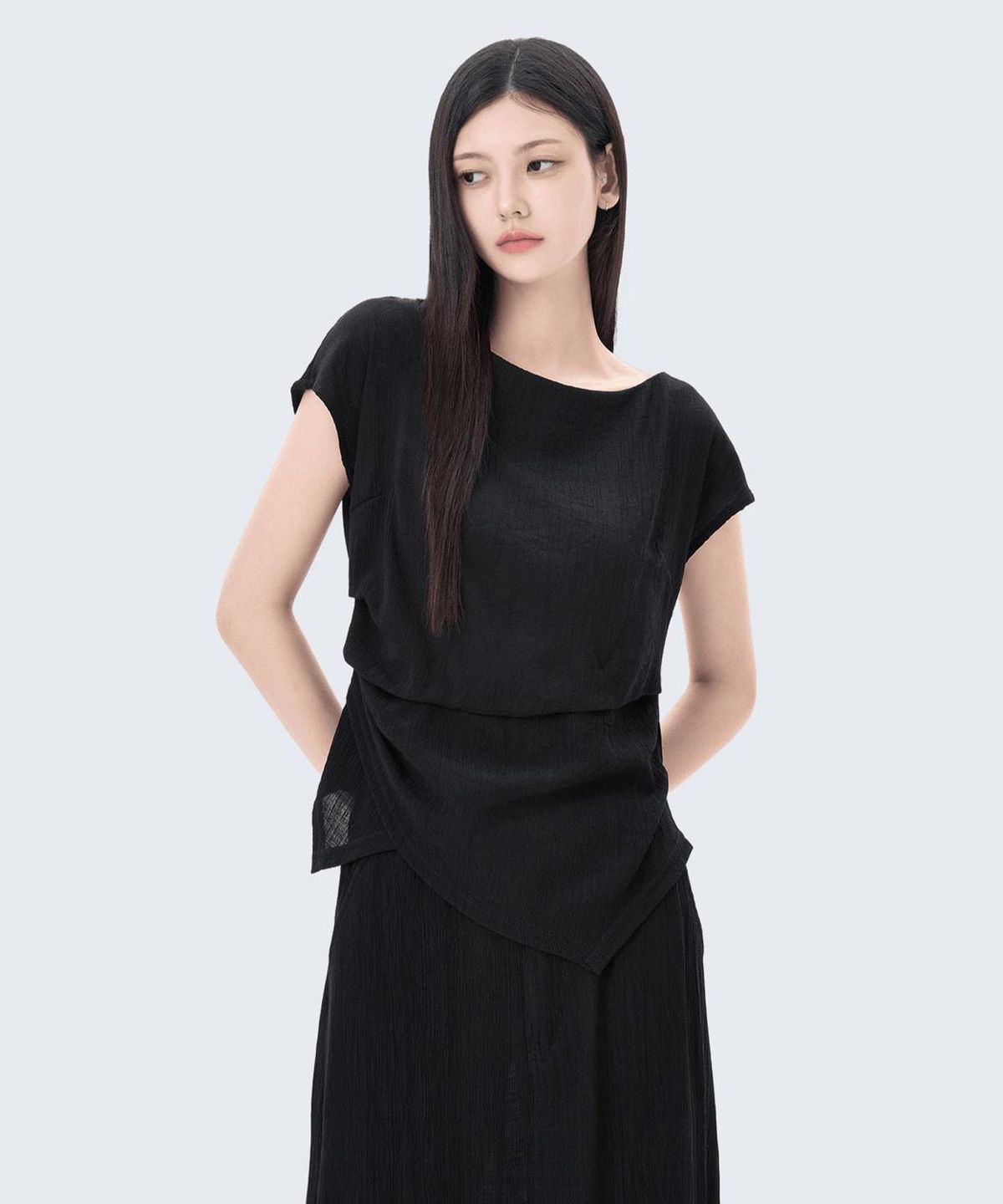 미쏘(MIXXO) 턱 변형 블라우스_MIWBWG80AA