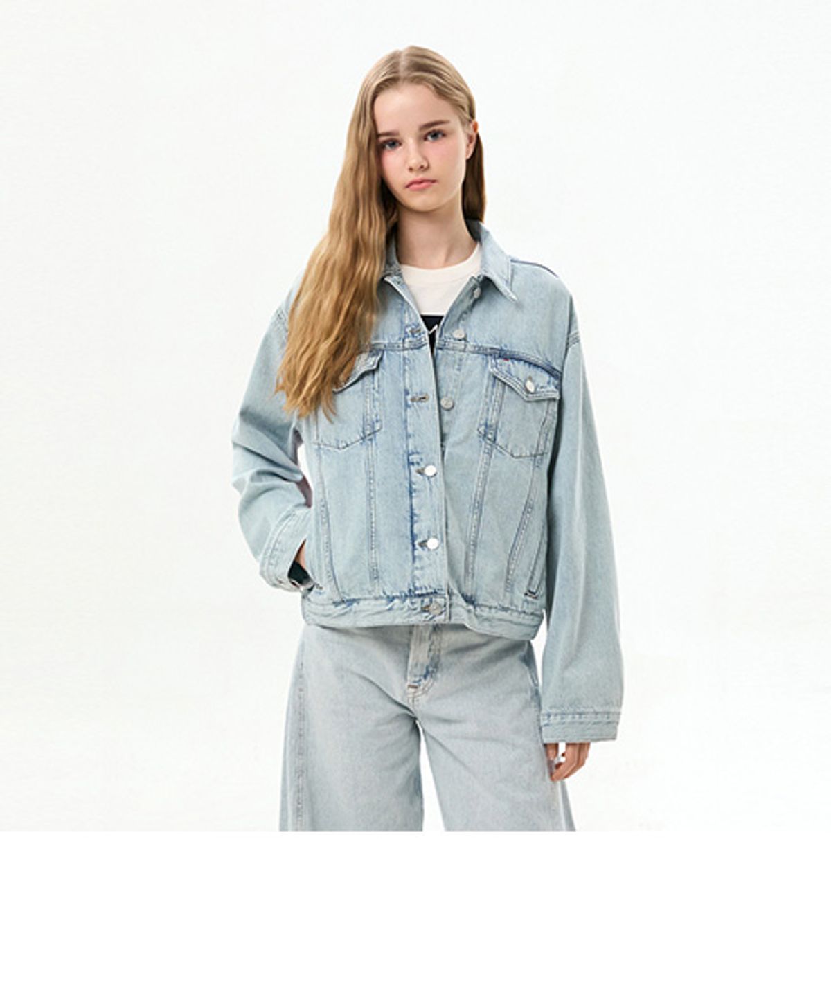 타미진스(TOMMY JEANS) 릴렉스 핏 트러커 데님 재킷 (T32G6NJC11TWT11AB)