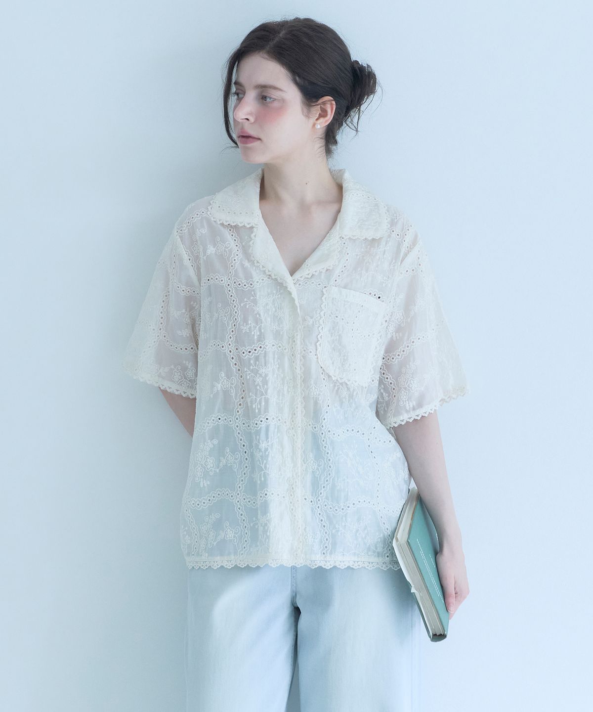 메종르하르(MAISONLEHAR) 마가렛 레이스 블라우스 1color