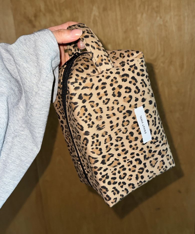 leopard handle cube pouch (L)