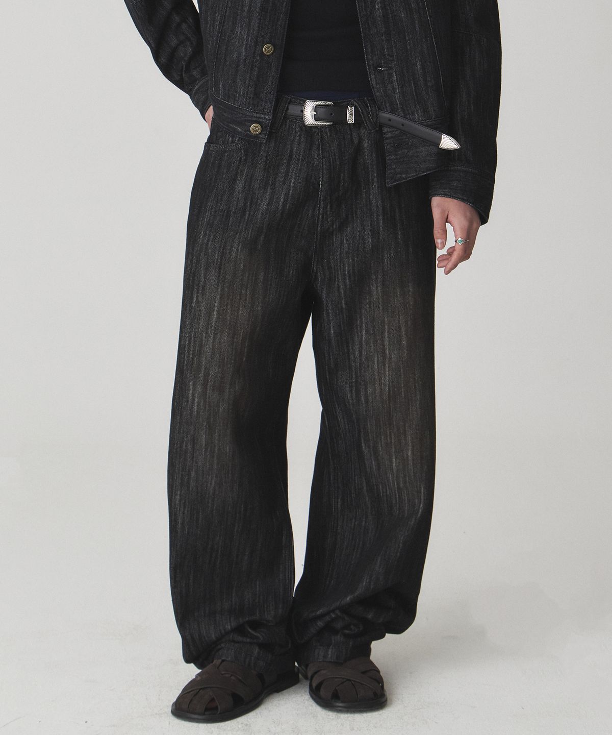 웨슬리 휴스턴(WESLEYHYUSTON) Crimson straight fit denim pants black