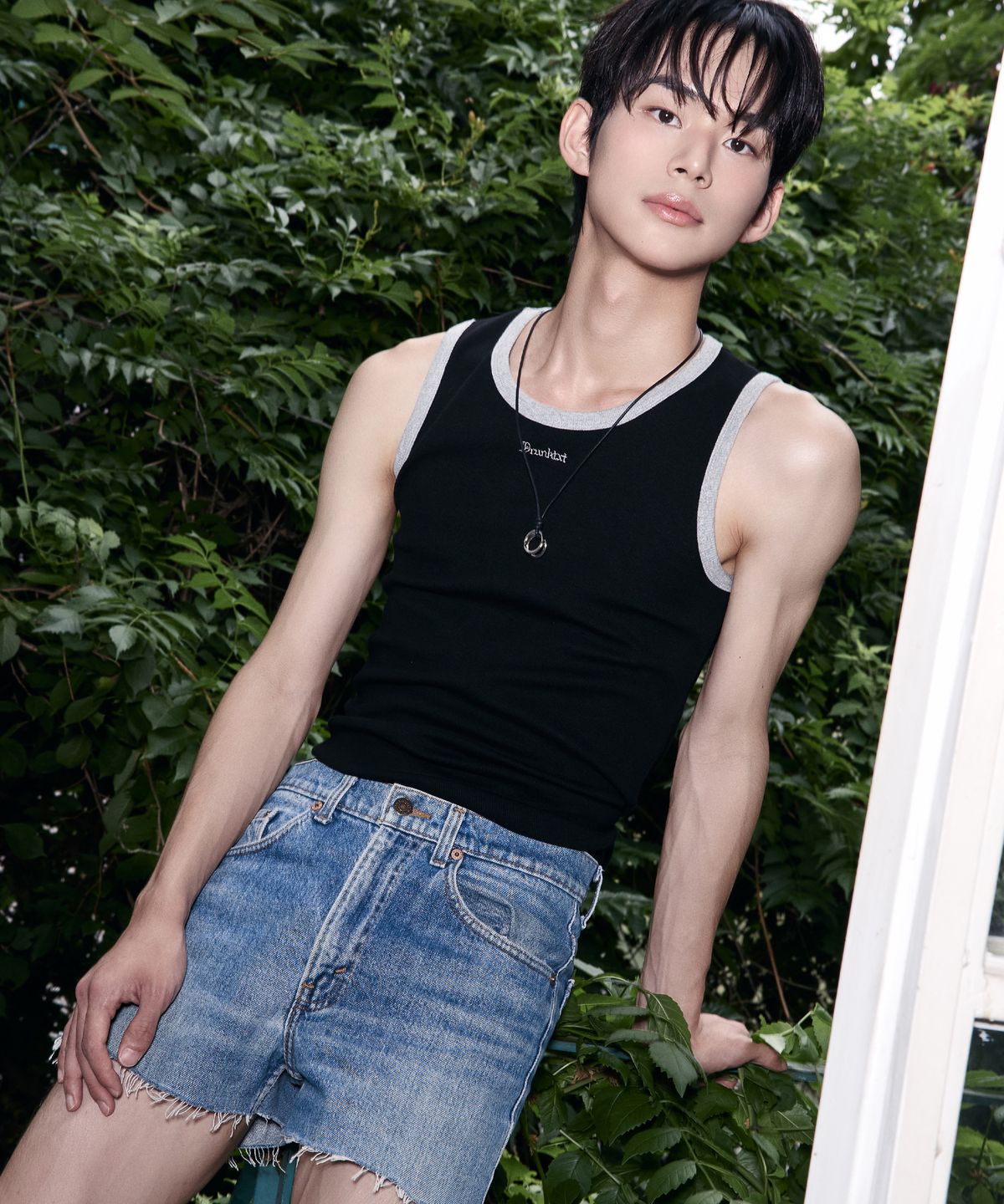 드렁크텍스트(DRUNKTXT) [Drunktxt X Khaki Studio] Layered Two-Tone Tank Top [Gray/Black]