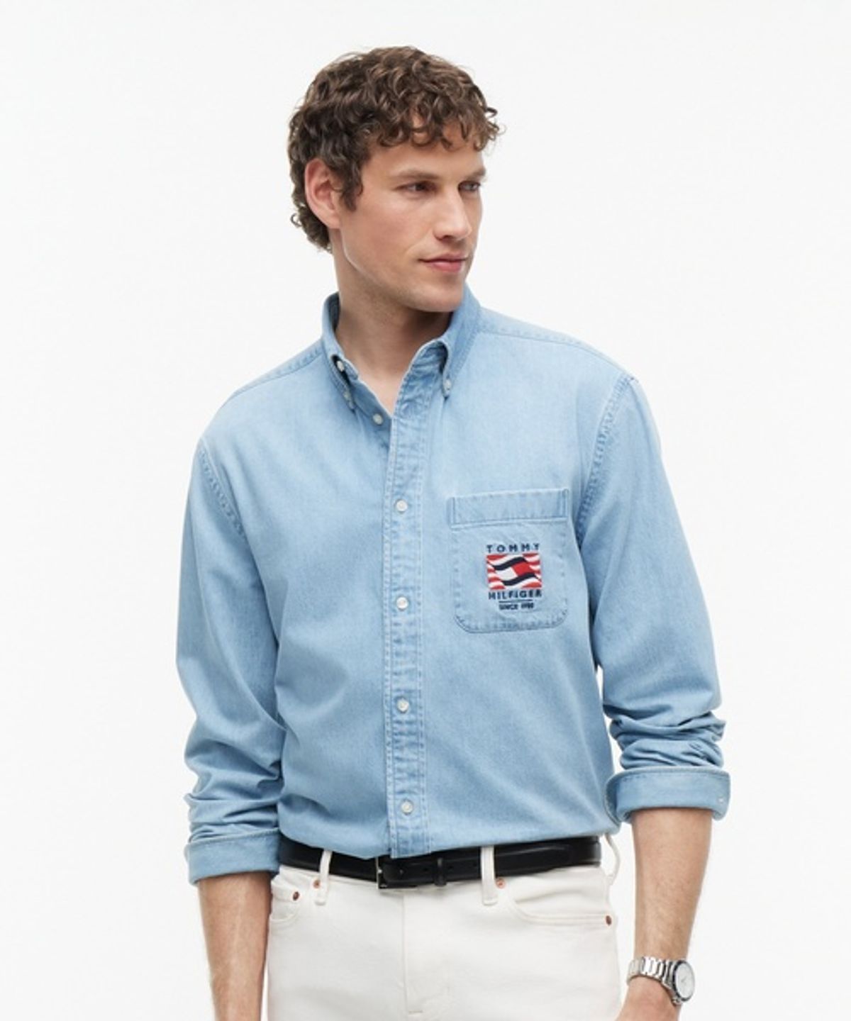 타미힐피거(TOMMY HILFIGER) 코튼 클래식 핏 데님 셔츠 (T12G6WSH310MT11AA)