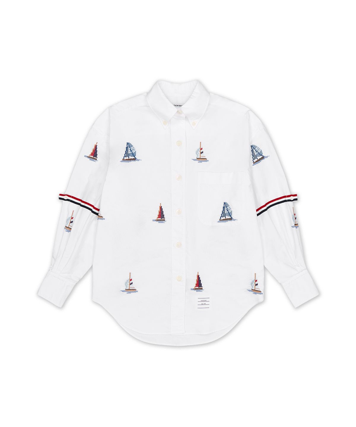 톰 브라운(THOM BROWNE) V 스티치 세일보트 RWB 그로그레인 암밴드 오버사이즈 포인트 칼라 셔츠 - 화이트 / FLL079EE1666100