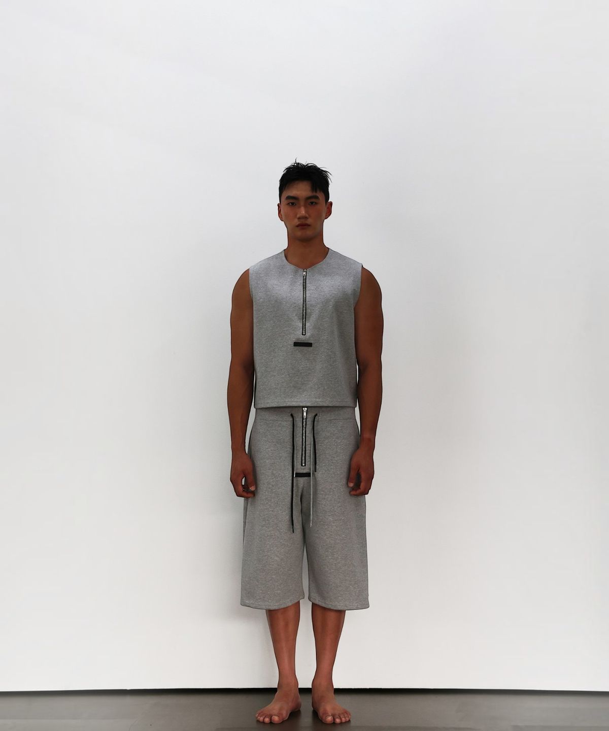 엑세스(XX) Axis Zip Box Crop Sleeveless Gray