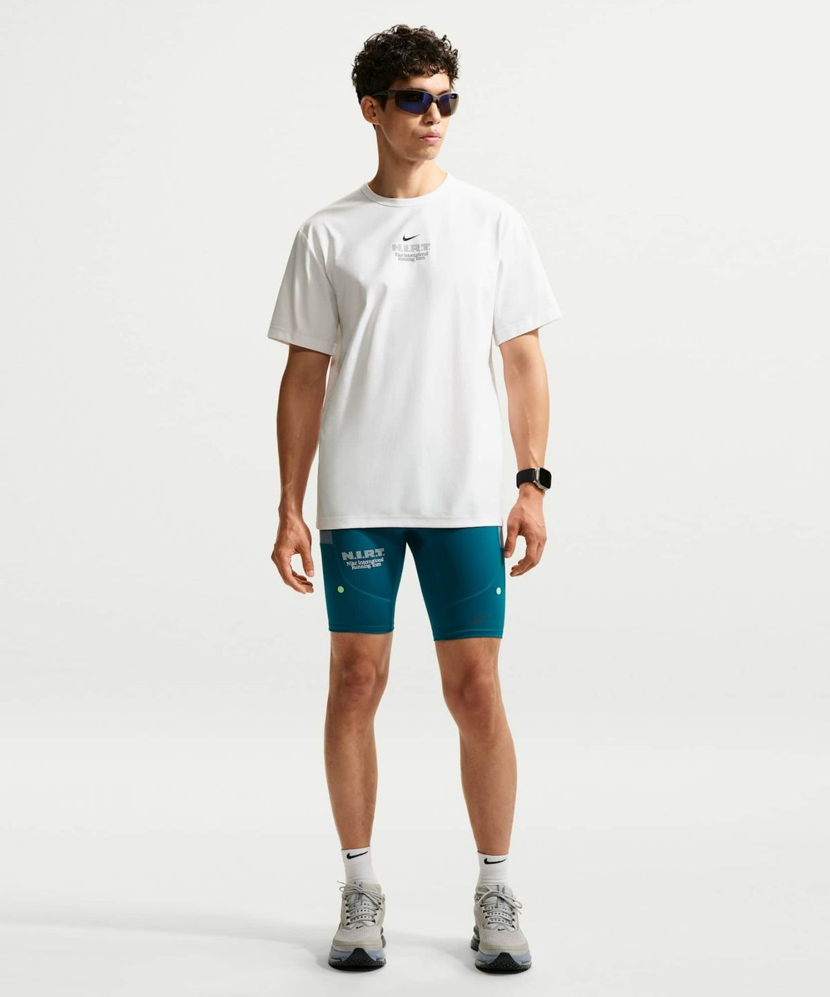 나이키(NIKE) 하이버스 드라이 핏 UV 차단 트레이닝 티셔츠 M - 화이트 / IV6611-100
