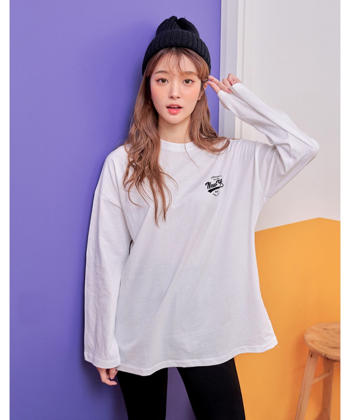 반에이크(VANAKE) 뉴 라운드 티셔츠_OB02TSME05Z