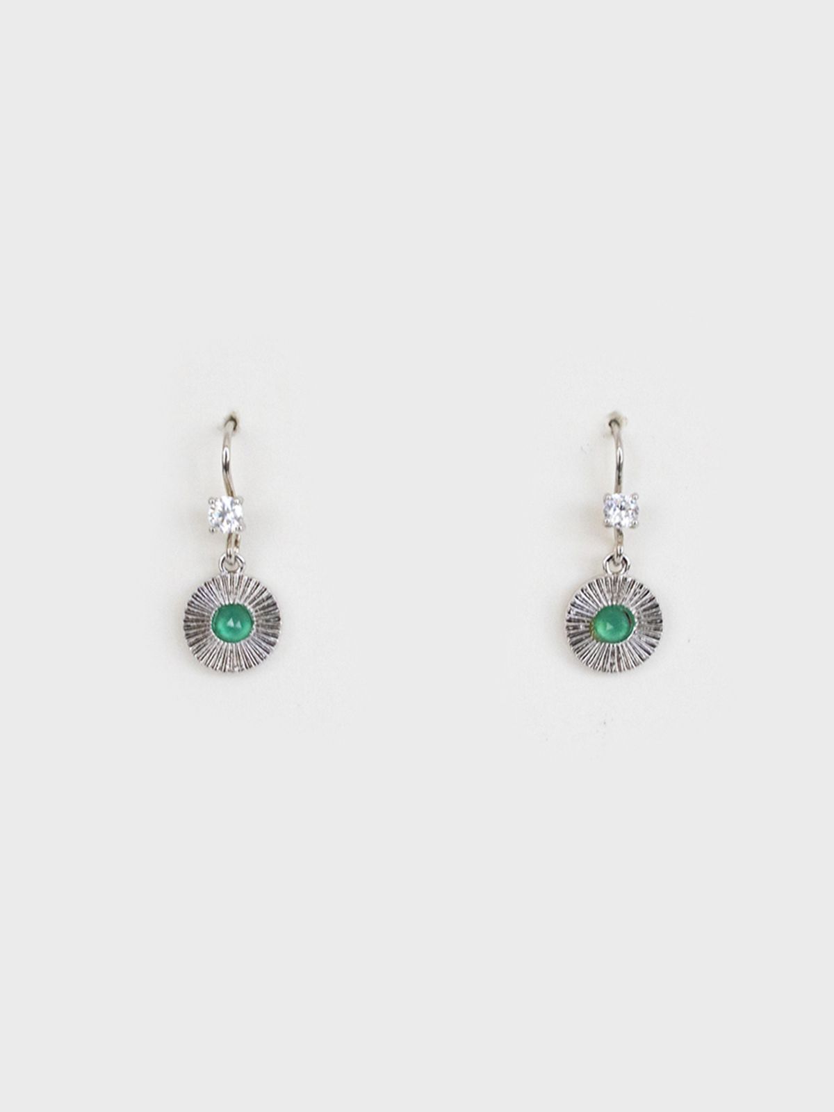 링거피스(LINGER PIECE) Green eyes cubic drop earring
