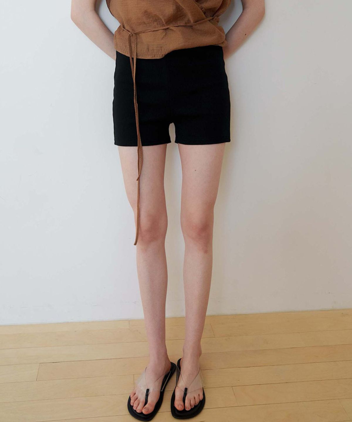 스러움(SEUREOUM) Rib Compact Shorts_Black