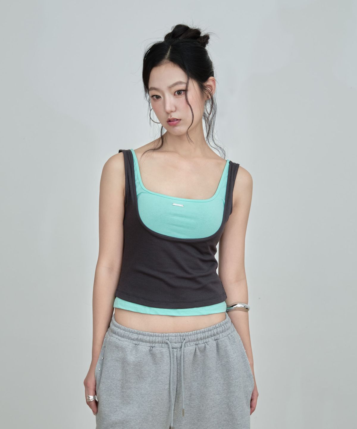 오드민(ODDMIN) Layered Sleeveless Top (Charcoal)