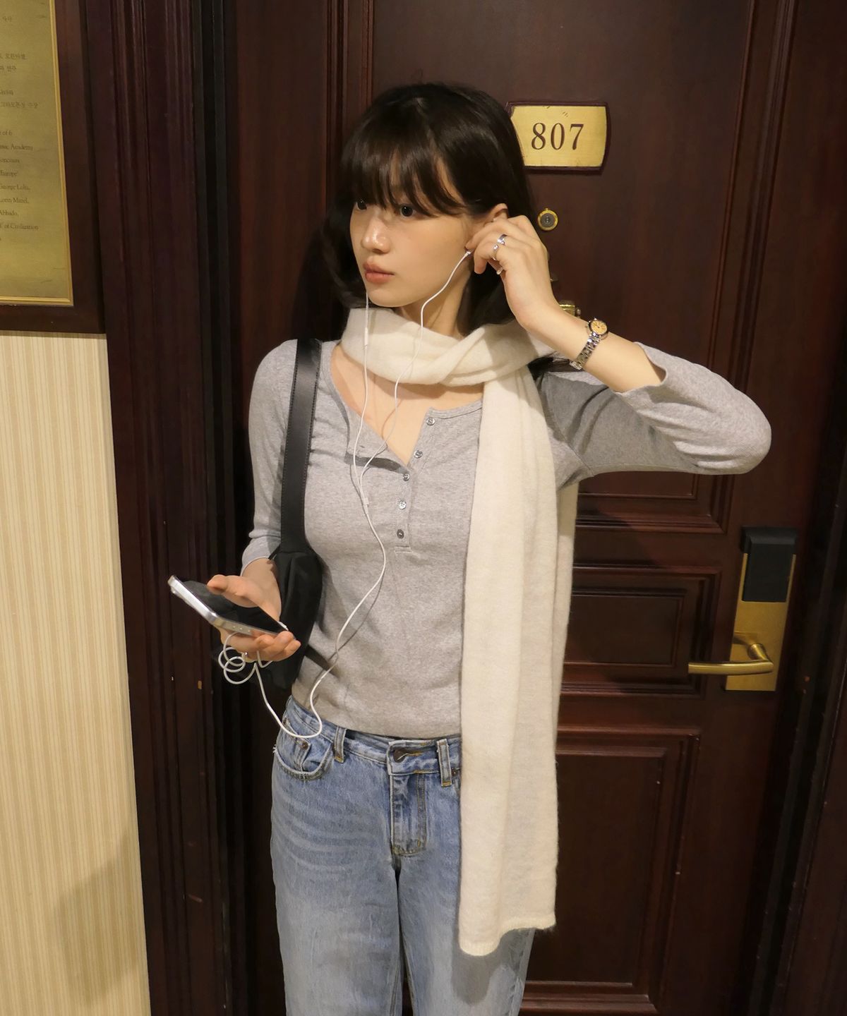 108파운드(108POUND) Halo Mohair Muffler_Ivory