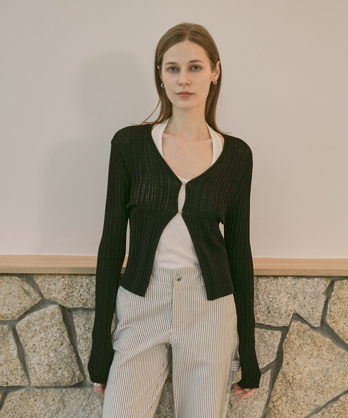 블레티(VLETI) Summer V-Neck Hook Front Ribbed Bolero (white)