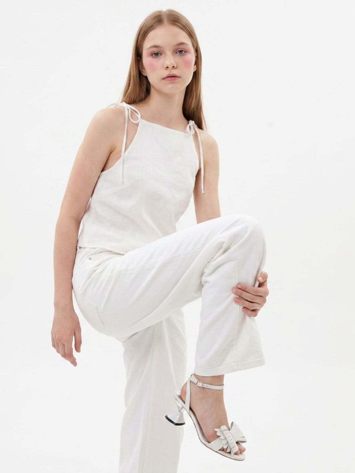 인더발코니(IN THE BALCONY) Leni