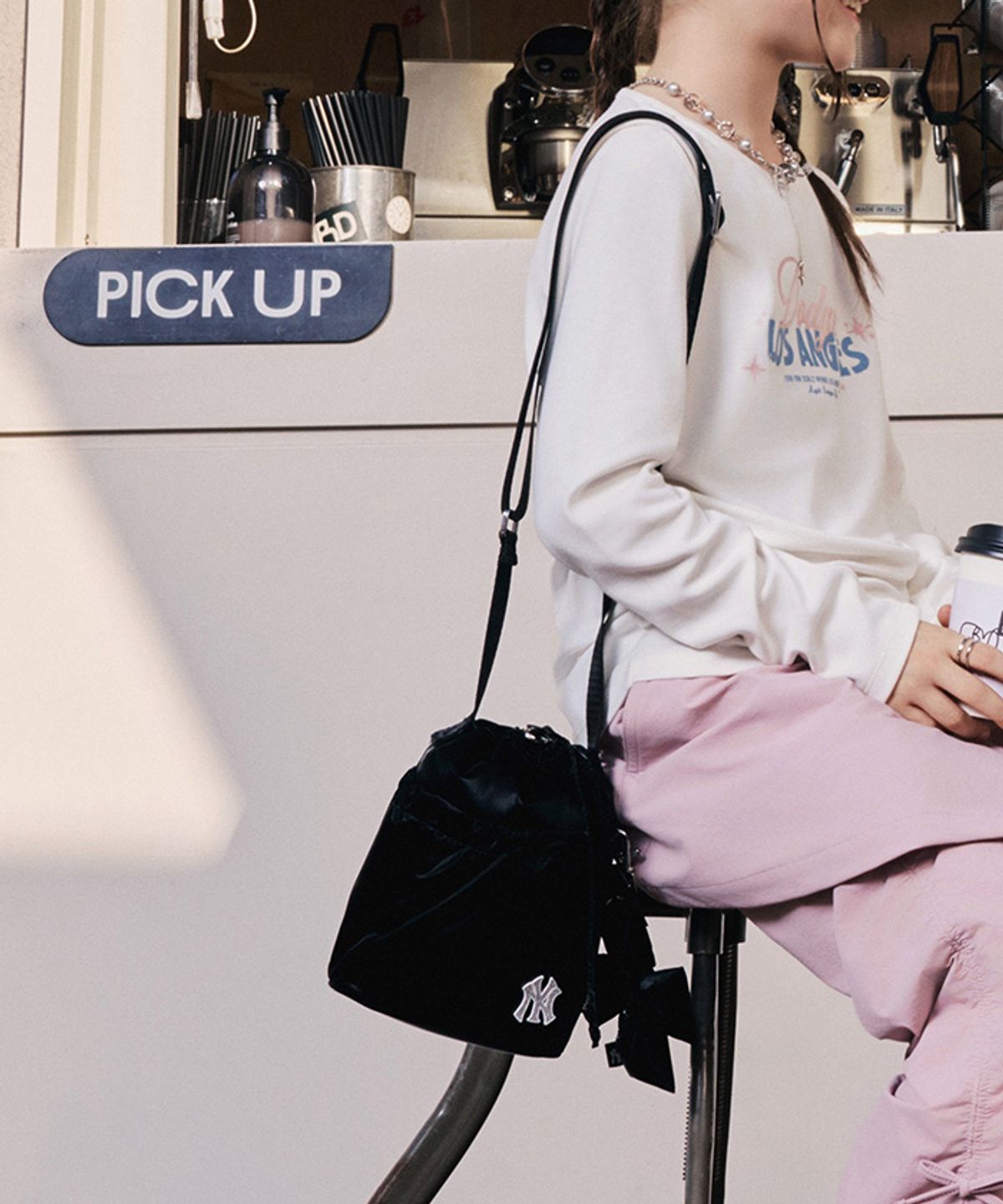 엠엘비 키즈(MLB KIDS) 글로시 미니 버킷백 NY (Black)