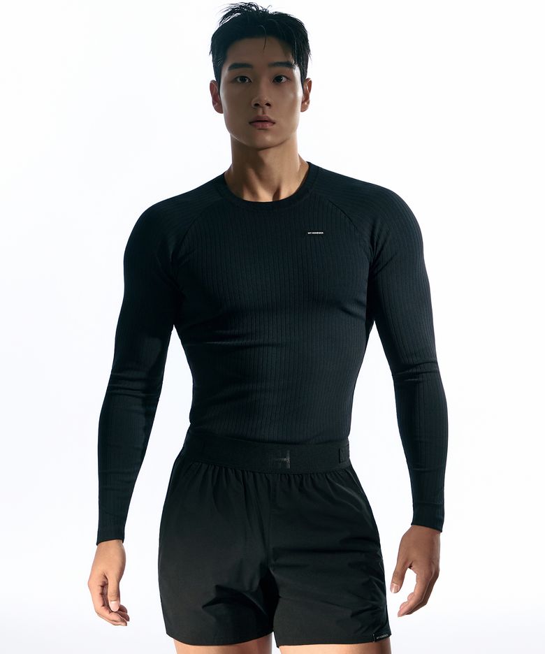 7 퍼포먼스 테크 머슬핏 롱 슬리브 블랙