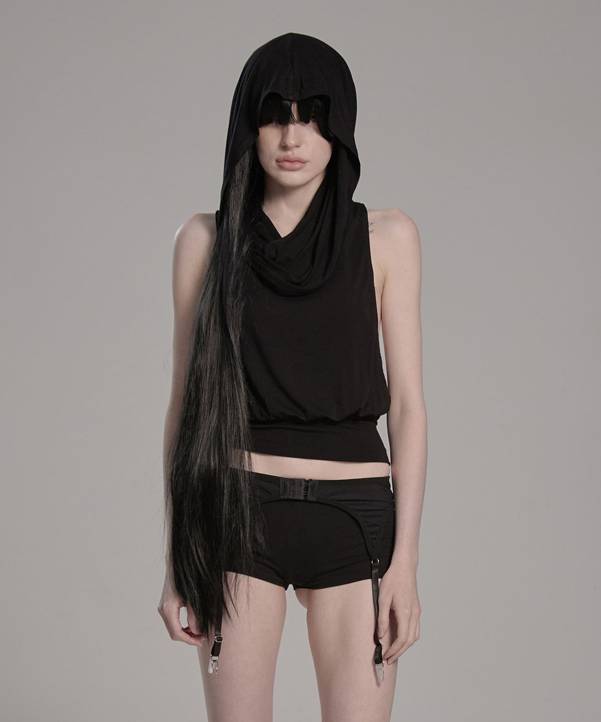 피아체(PIARCHE) DRAPE HOOD SLEEVELESS