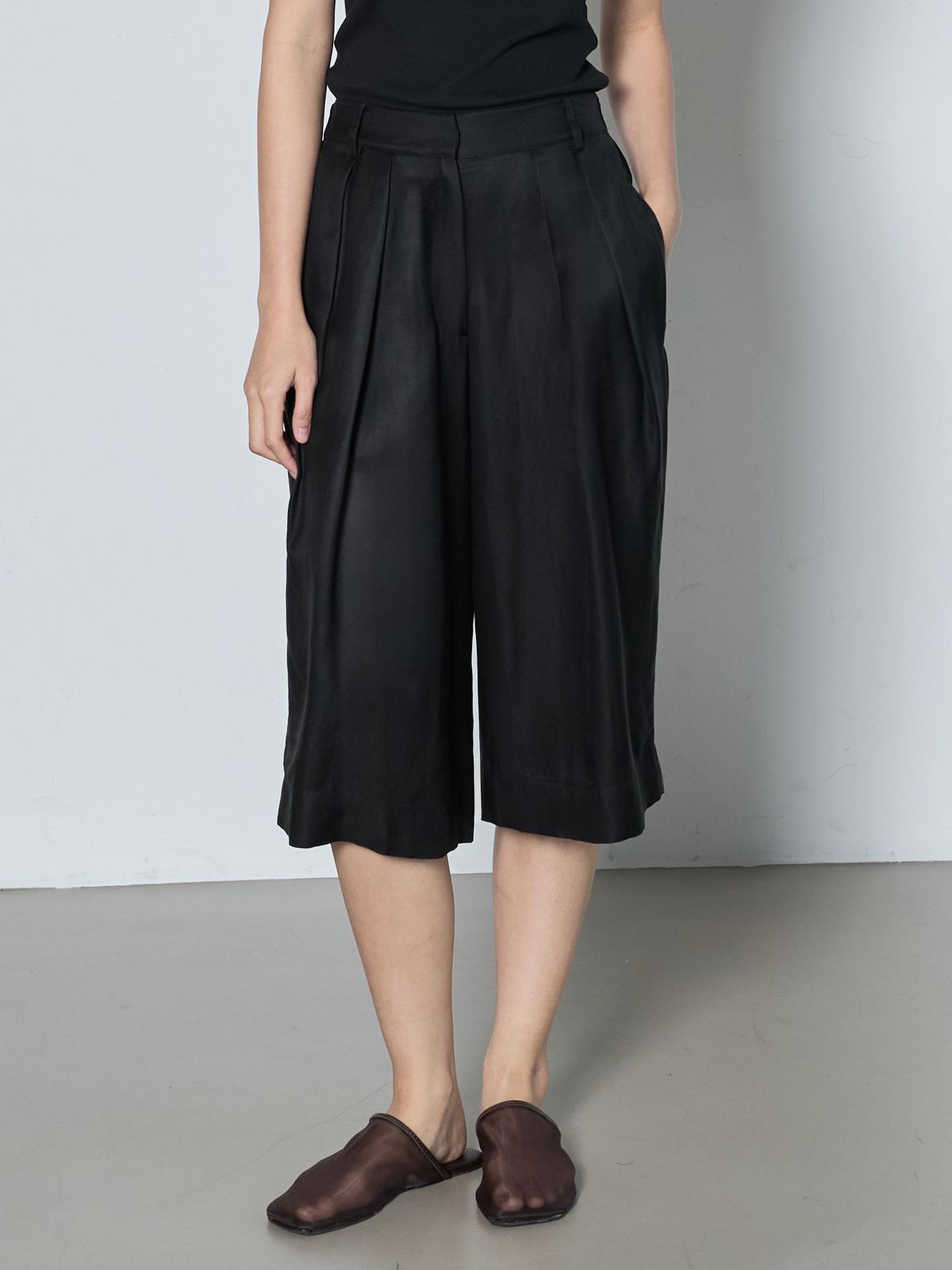 누토프(NUTOFFE) Bermuda Shorts_Black
