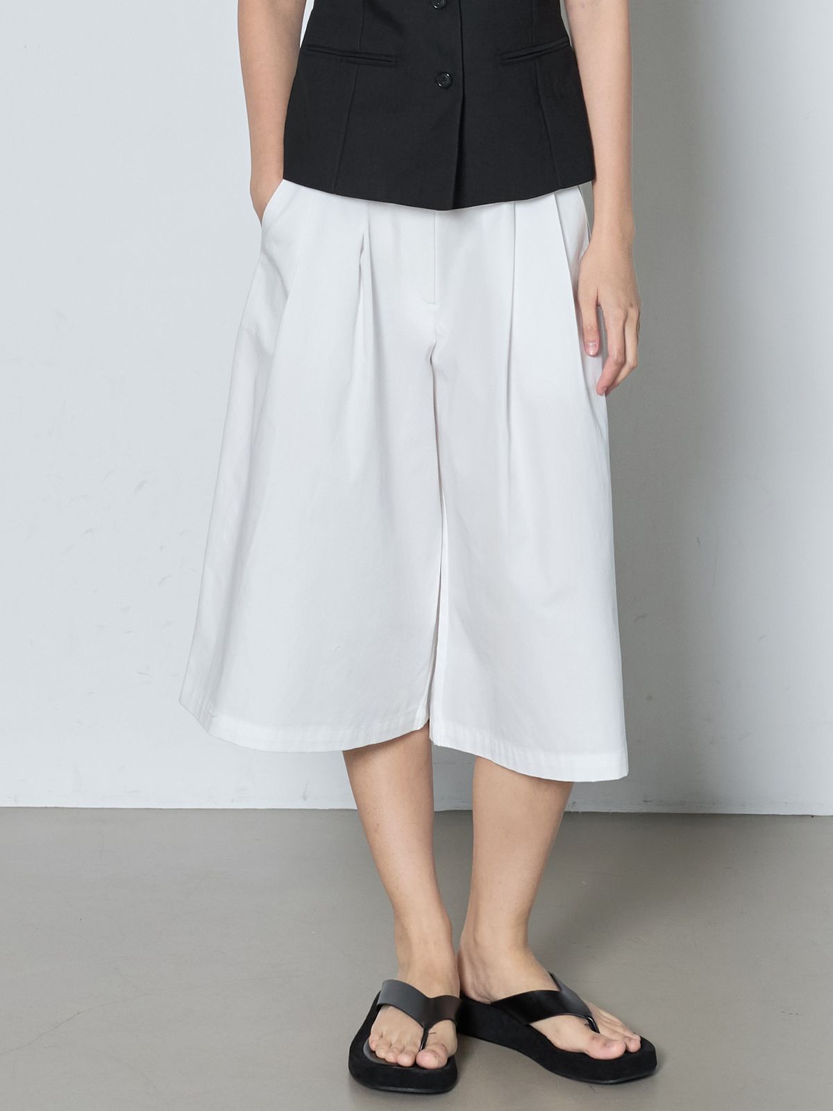 누토프(NUTOFFE) Bermuda Shorts_White