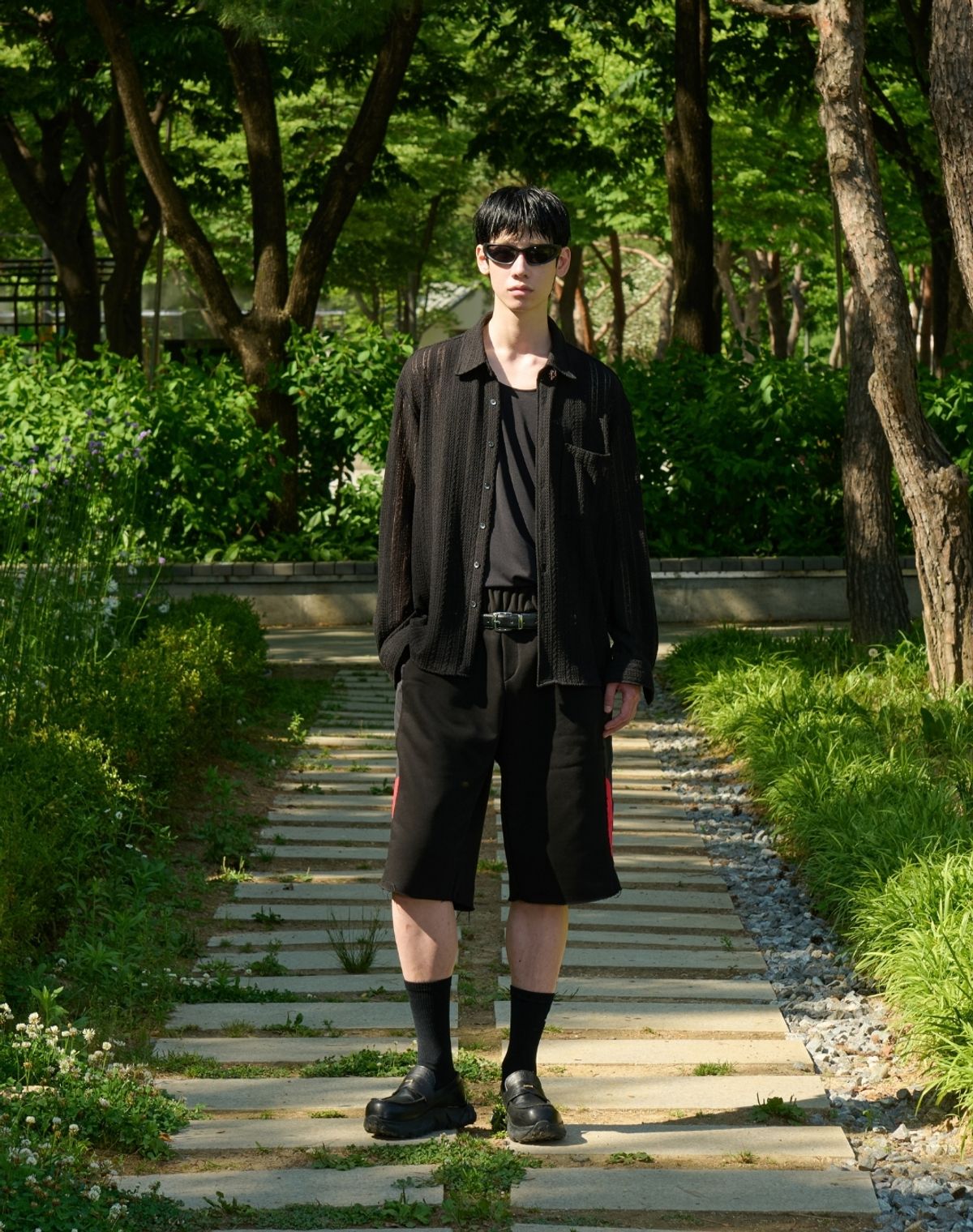오디너리피플(ORDINARY PEOPLE) RE : Patchline Color Damage Washed Trackers Sweat Half Pants [BLACK]
