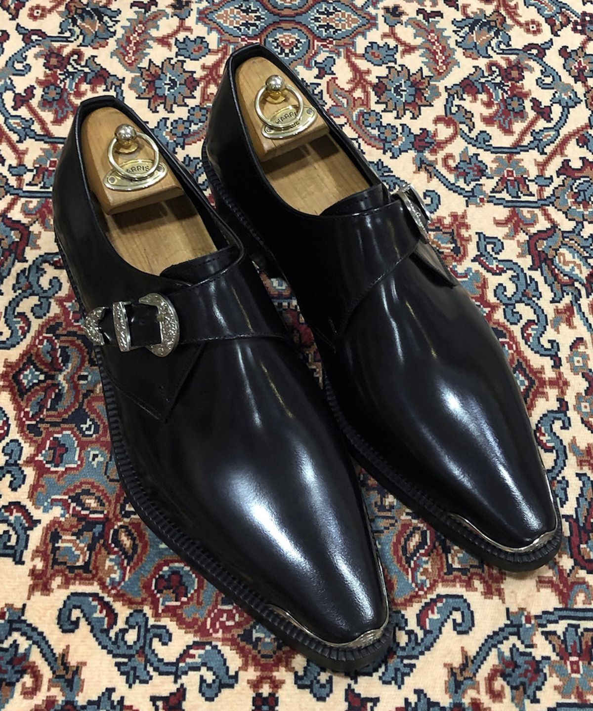 조앤슈(JOENSHOE) 카덴차 웨스턴 싱글 몽크스트랩 블랙복스