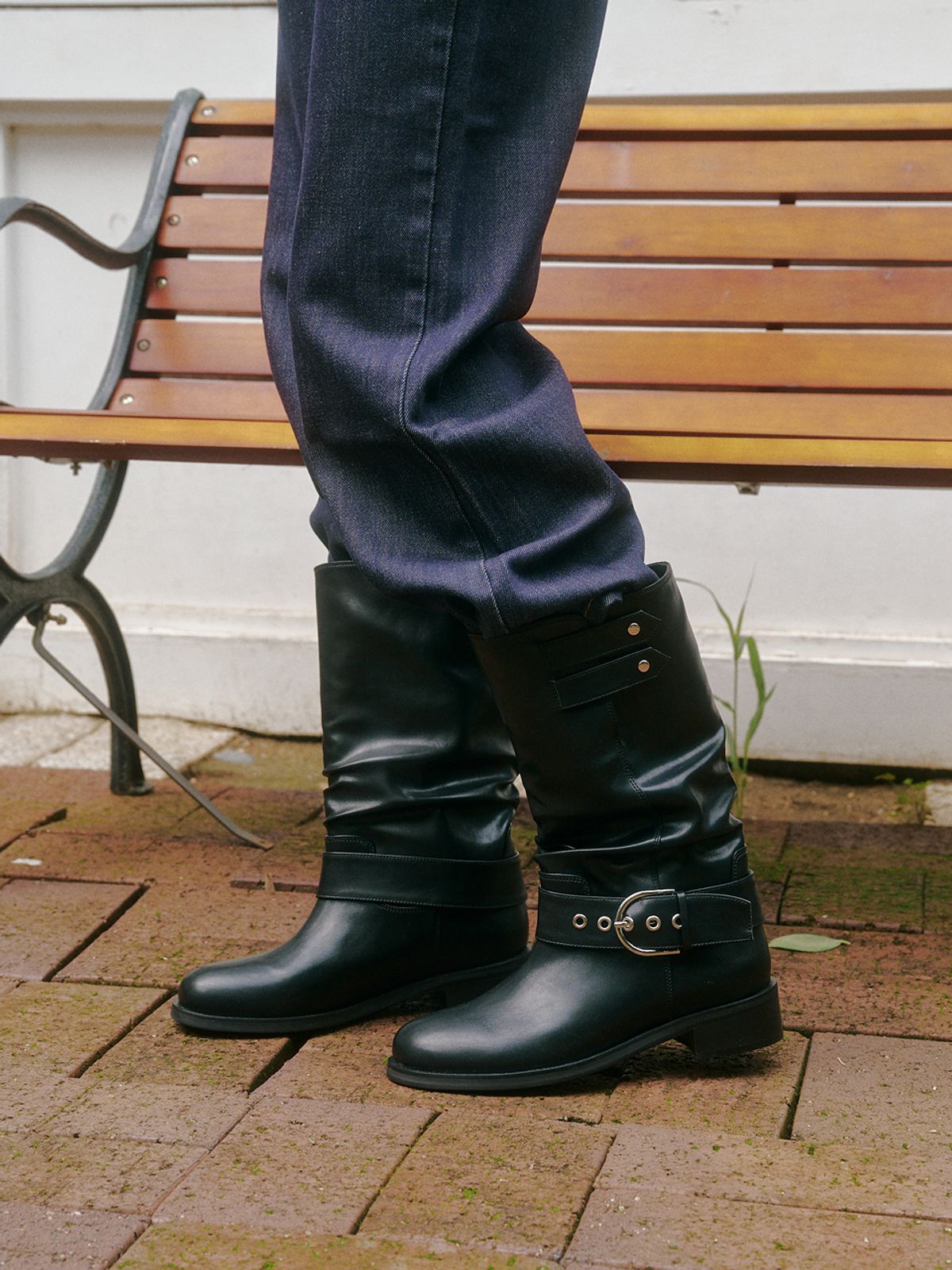 포른른(FORRR) Folding Belt Boots - Black