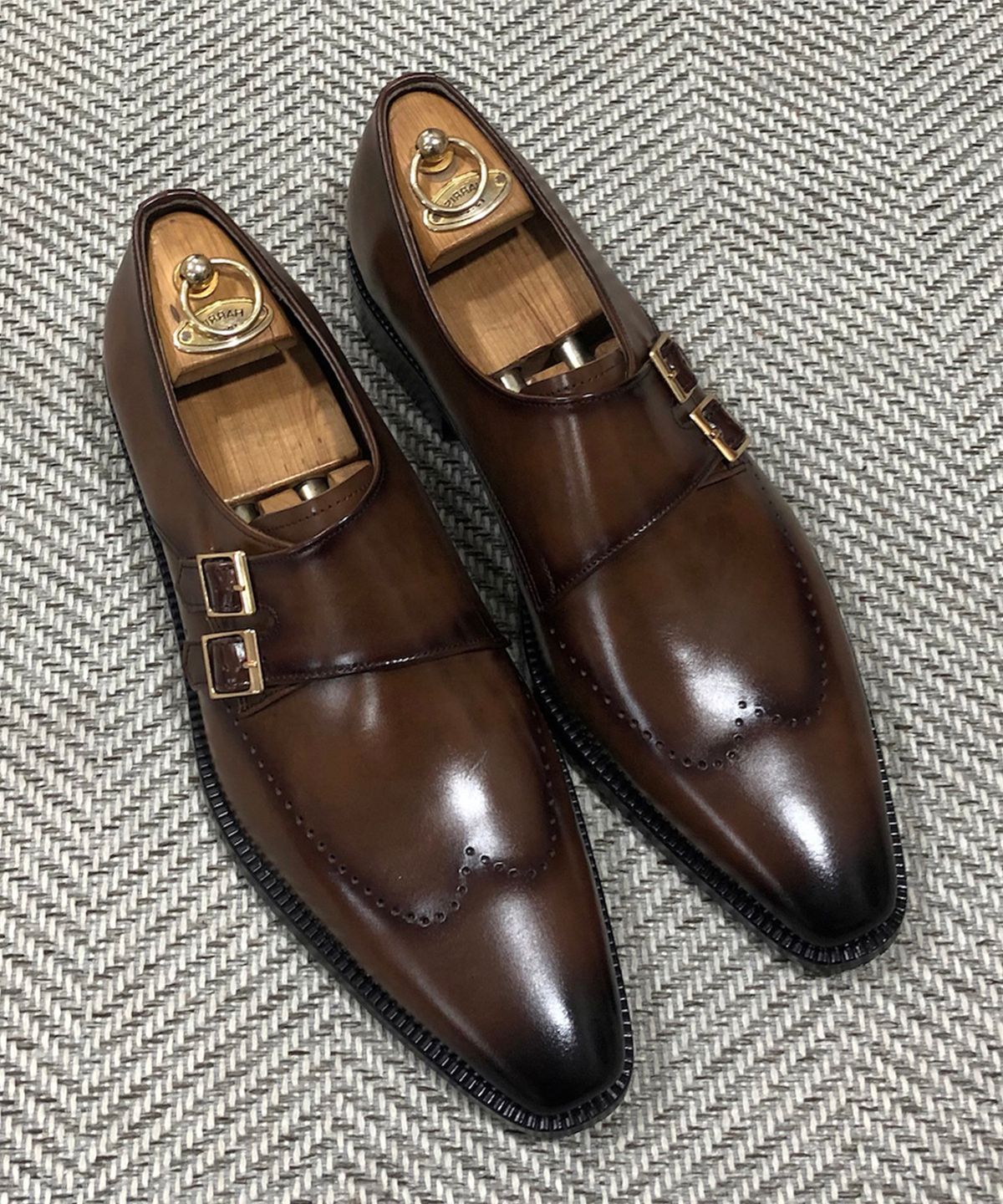 조앤슈(JOENSHOE) 헤리티지 체스트넛 더블 몽크스트랩 스테인브라운