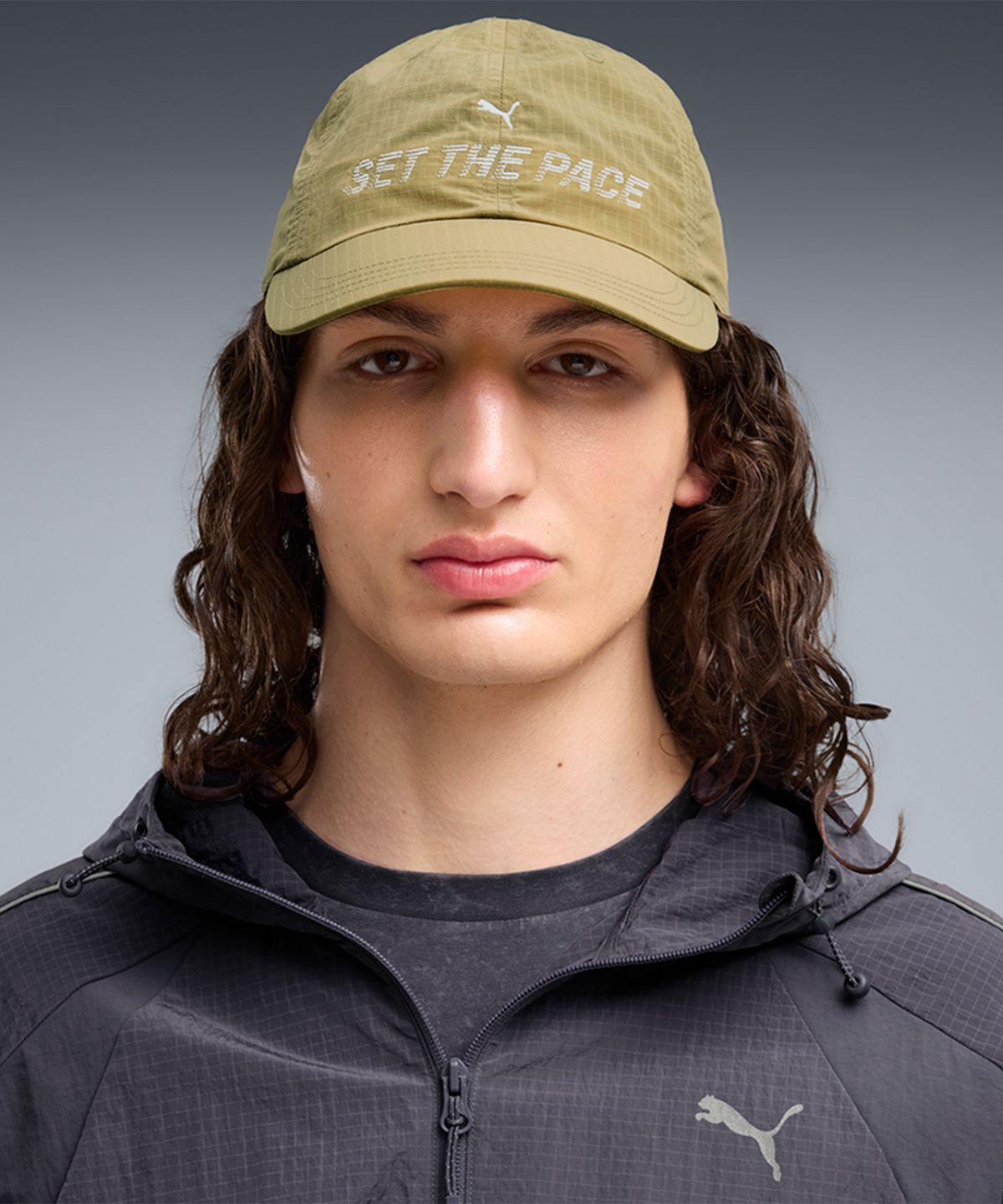 푸마(PUMA) 런 컬쳐 컬렉티브 숏 바이저 BB 캡 - 차이 라떼 / 027361-02