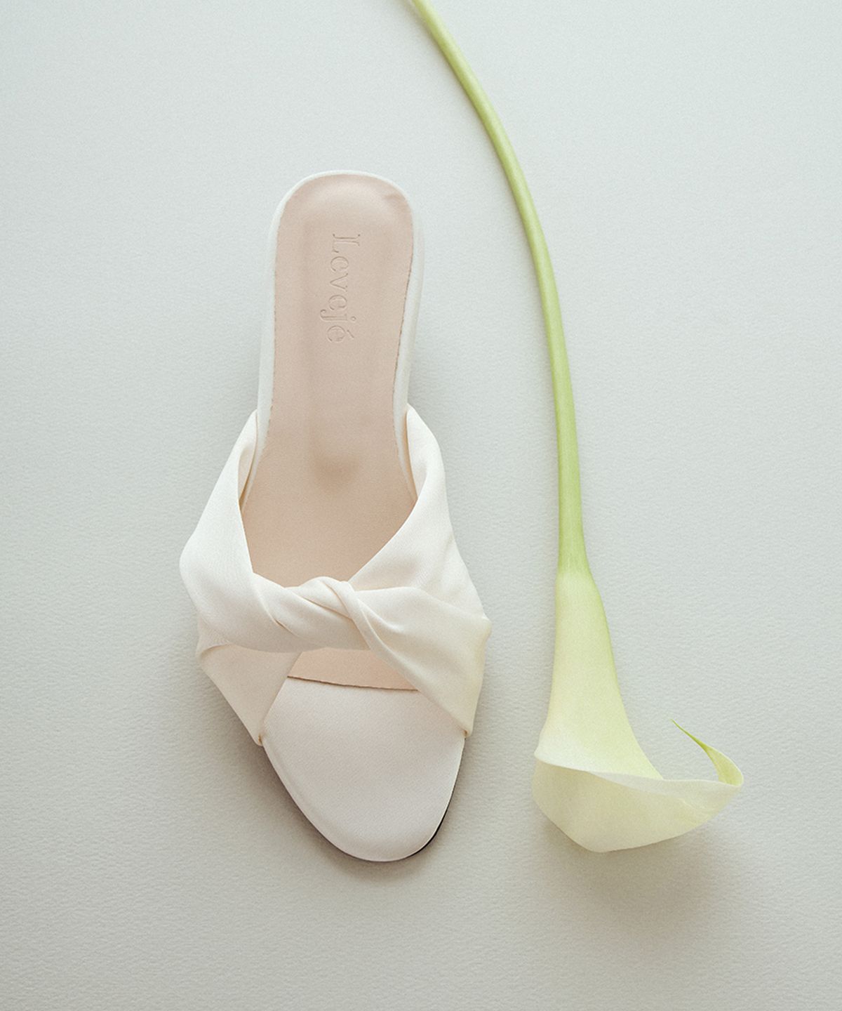 르브제(LEVEJE) Bella Slides (Ivory)