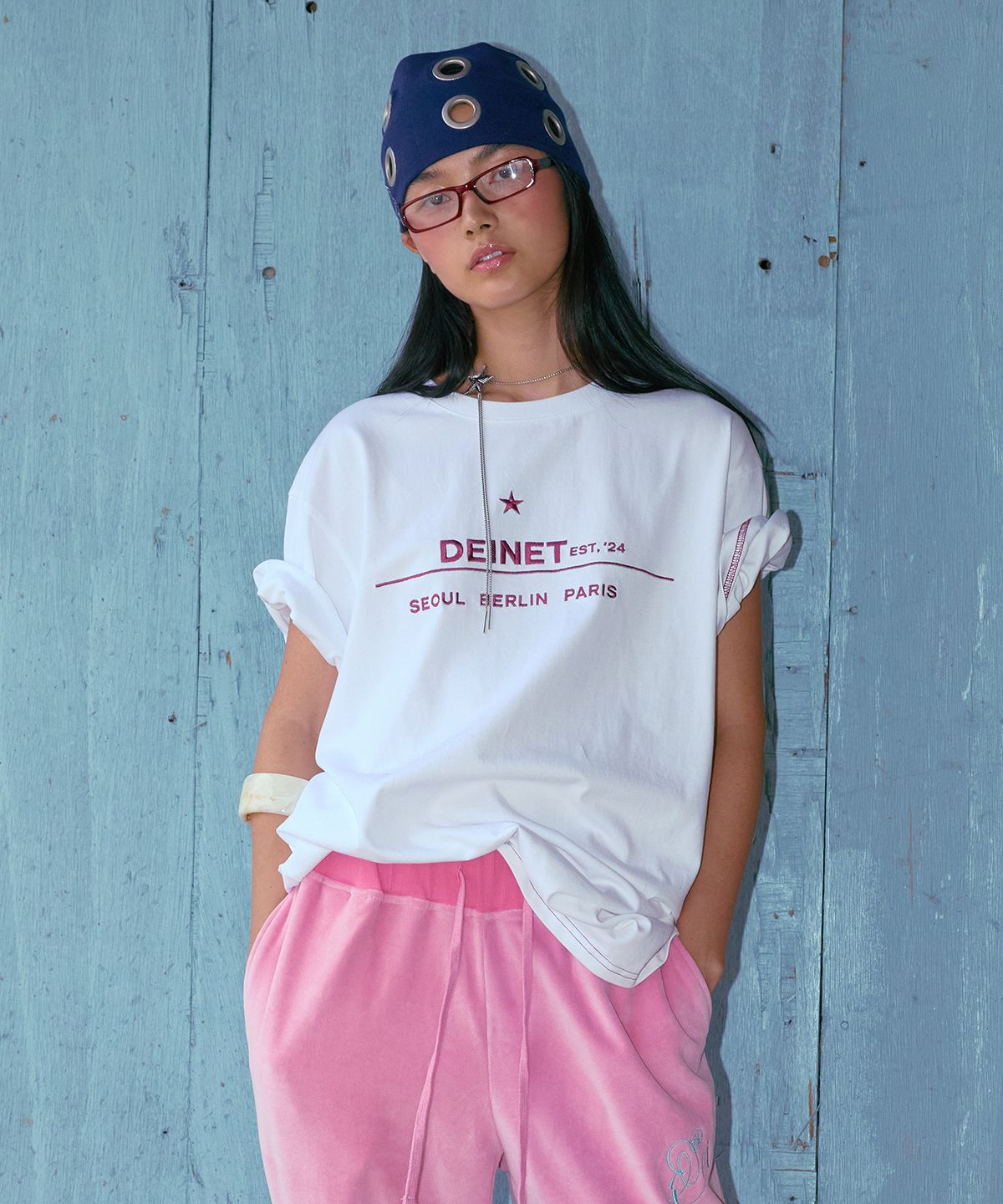 다이닛(DEINET) LOGO CITY T-SHIRT IN WHITE