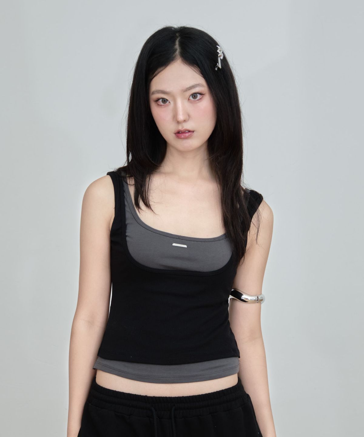오드민(ODDMIN) Layered Sleeveless Top (black)
