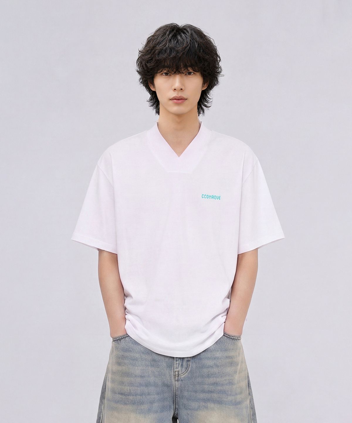 꼬마크(CCOMAQUE) 기린흉배 깃 티셔츠 RQ23T551