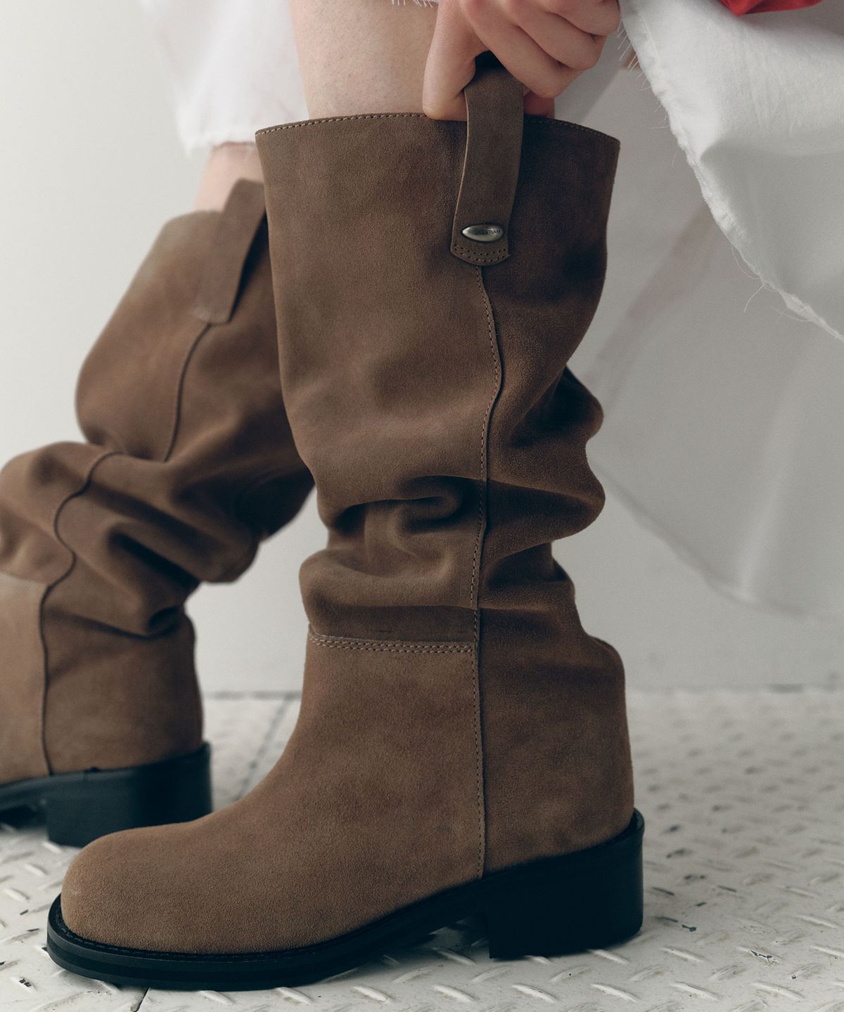 질스튜어트액세서리(JILLSTUART ACC) [NOUVEL] 누벨 샌드베이지 카우 스웨이드 롱부츠 (38cm)