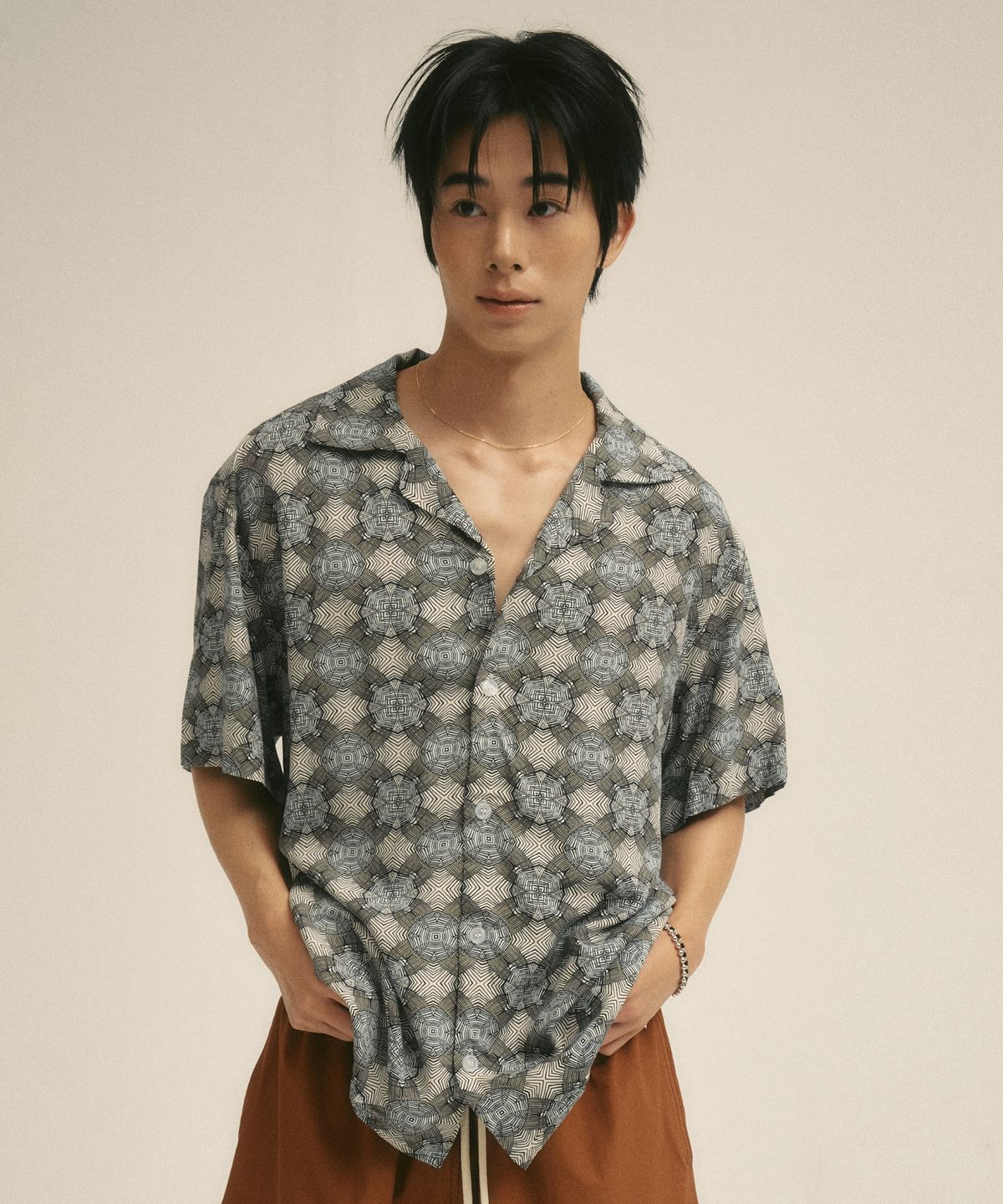 빌라레이(VILLA RAY) 선데이 지오메트리 남성 비스코스 셔츠