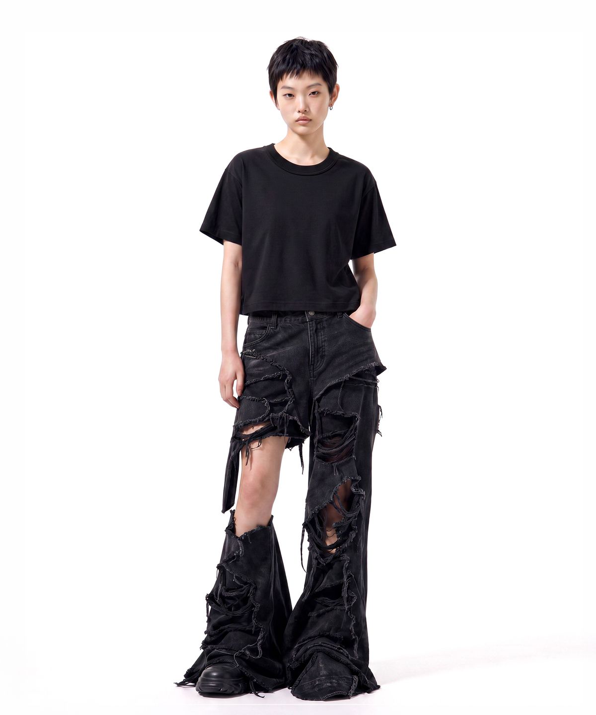 씨웨어 바이 더 지니어스(C WEAR BY THE GENIUS) 넥 바인딩 오버사이즈 크롭 티셔츠 블랙