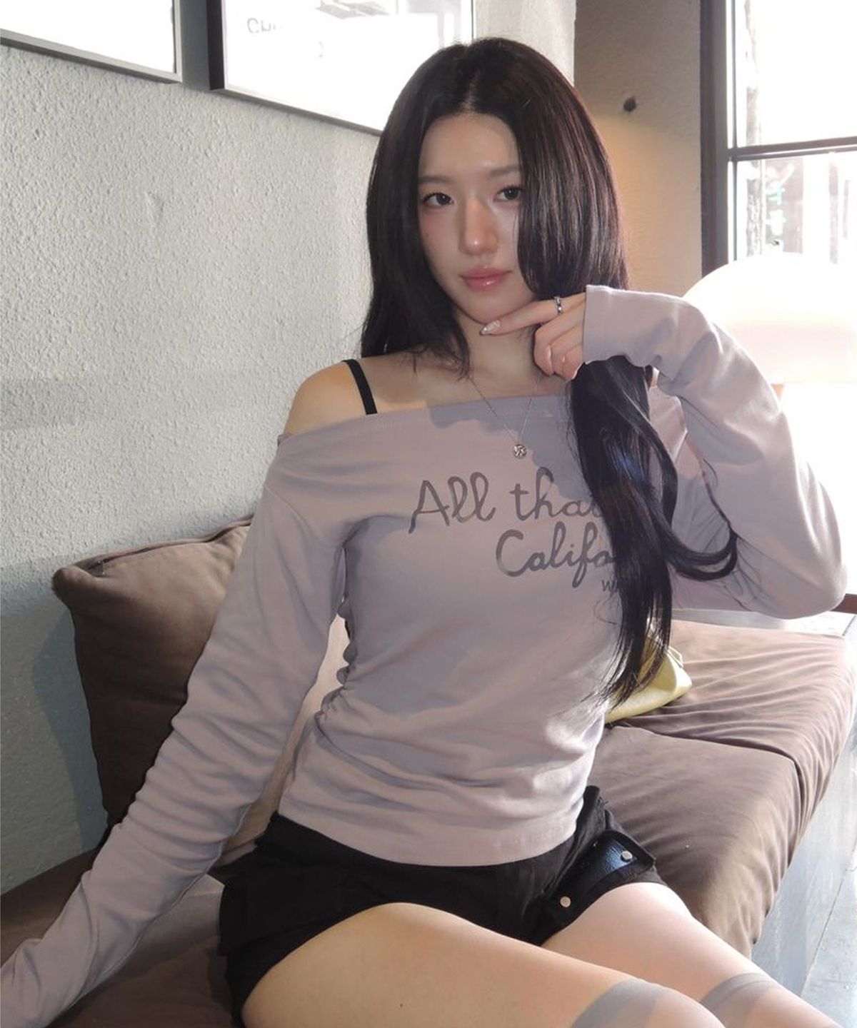 후아유(WHO.A.U) One-Shoulder Long Sleeve T-shirt(F) / WHLAG3827F