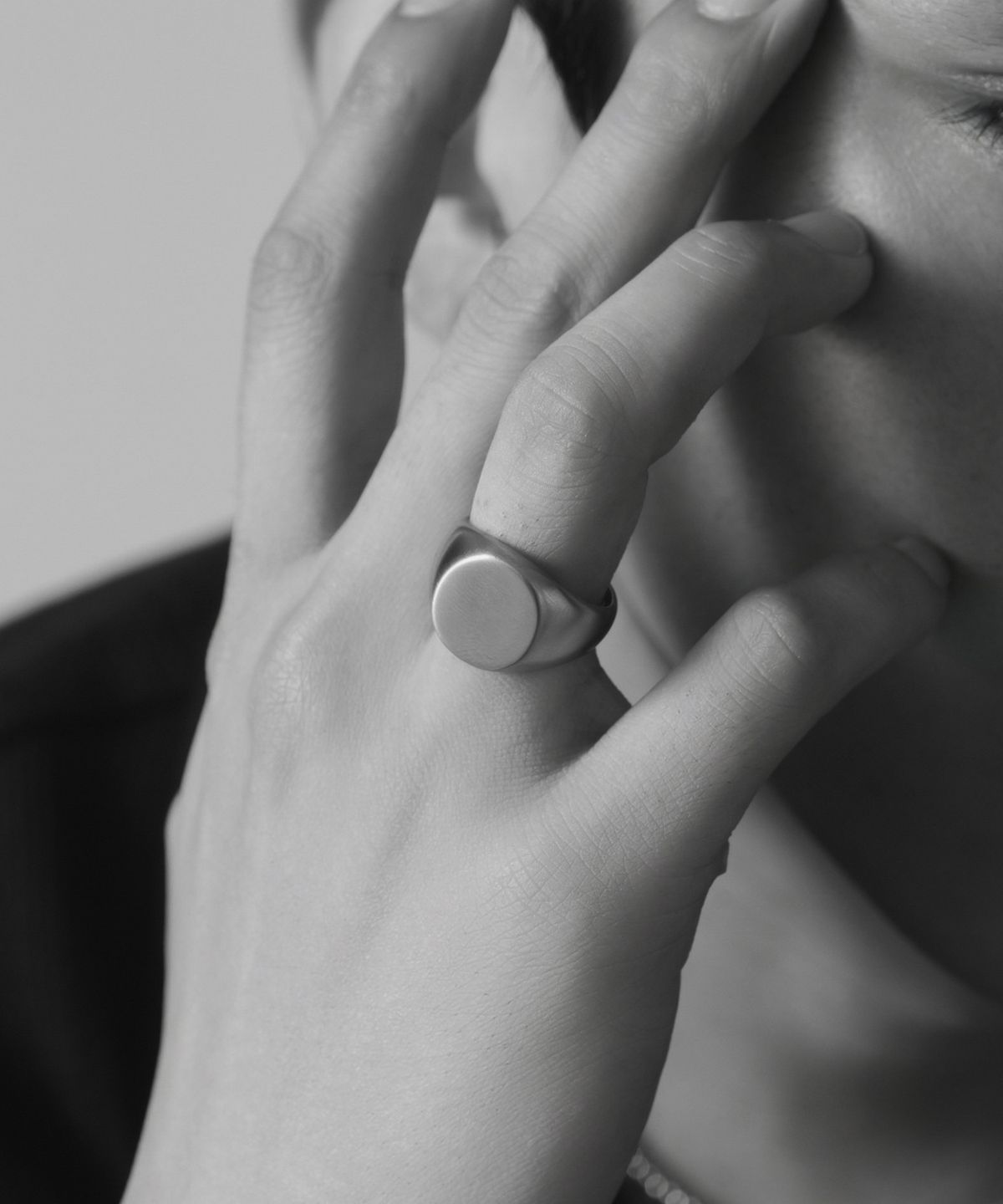 노비스도쿄(NOVICE TOKYO) 빈티지 서클 시그넷 반지 Vintage Circle Signet Ring [Stainless]