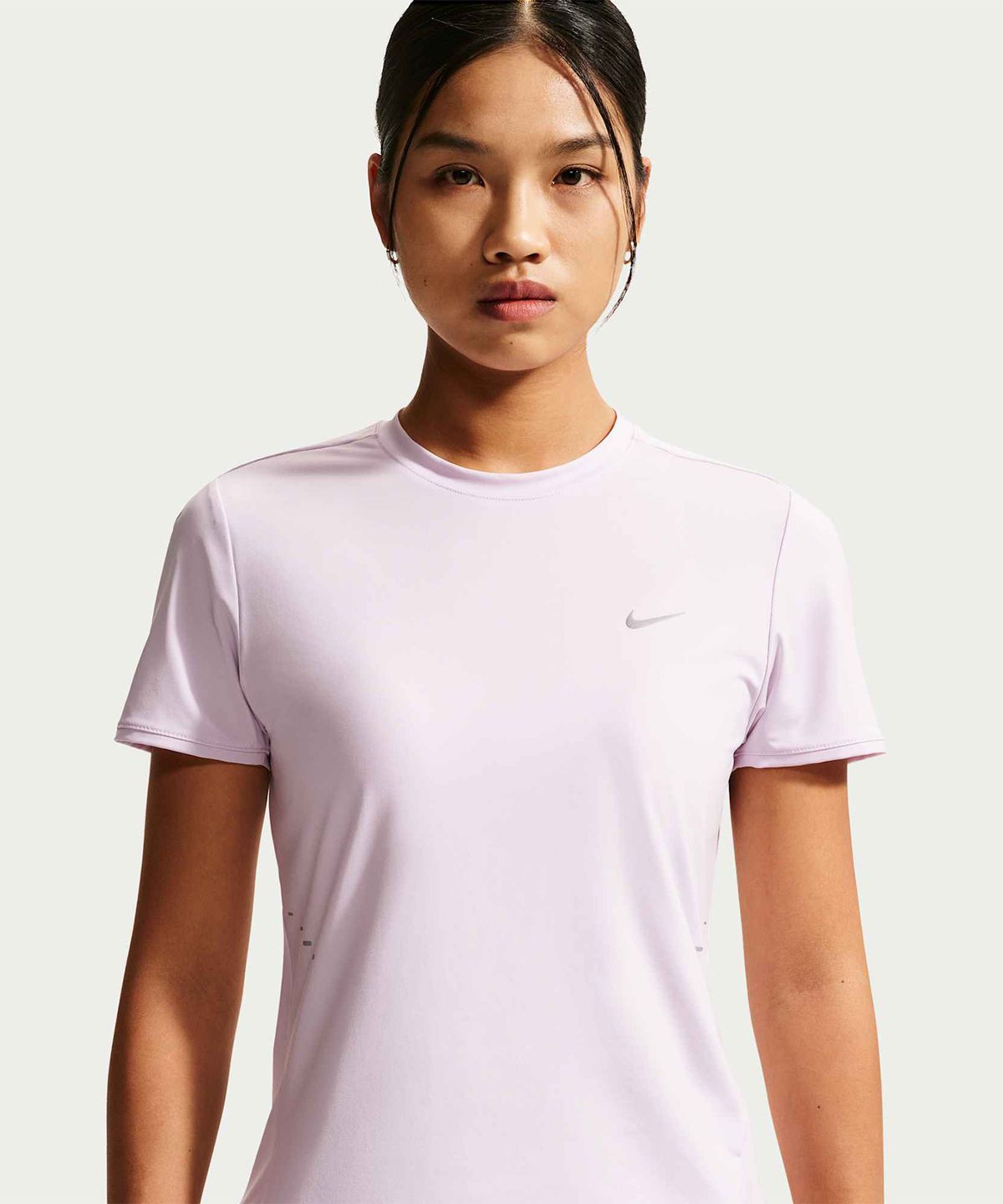 나이키(NIKE) 스위프트 드라이 핏 반소매 러닝 탑 W - 블리치트 라일락 / HM9699-583
