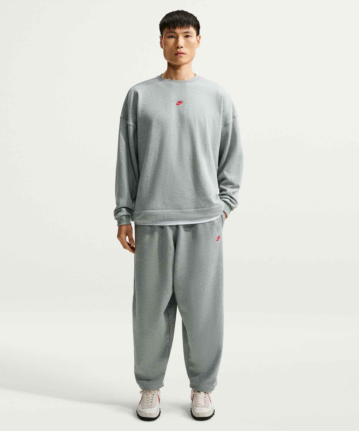 나이키(NIKE) 스포츠웨어 클럽 오버사이즈 프렌치 테리 팬츠 M - 다크 그레이 헤더:라이트 스모크 그레이:유니버시티 레드 / IF0722-064