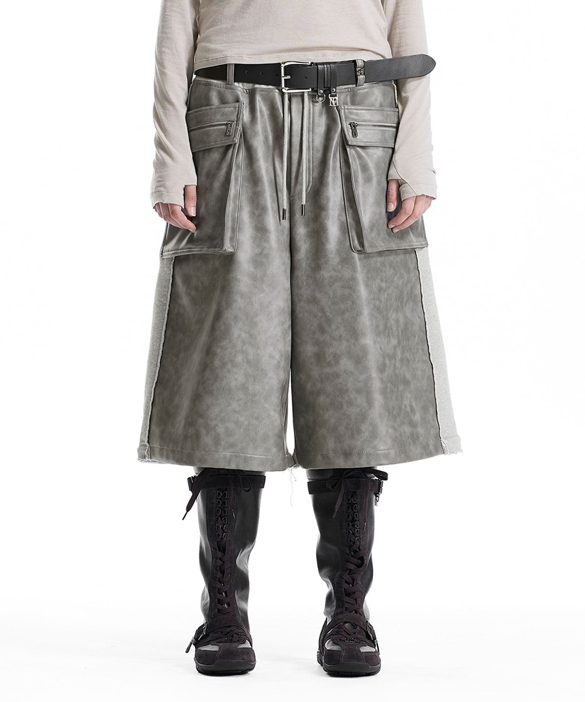 트리밍버드(TREEMINGBIRD) Leather-Panelled Cargo Bermuda Pants [ Gray ]