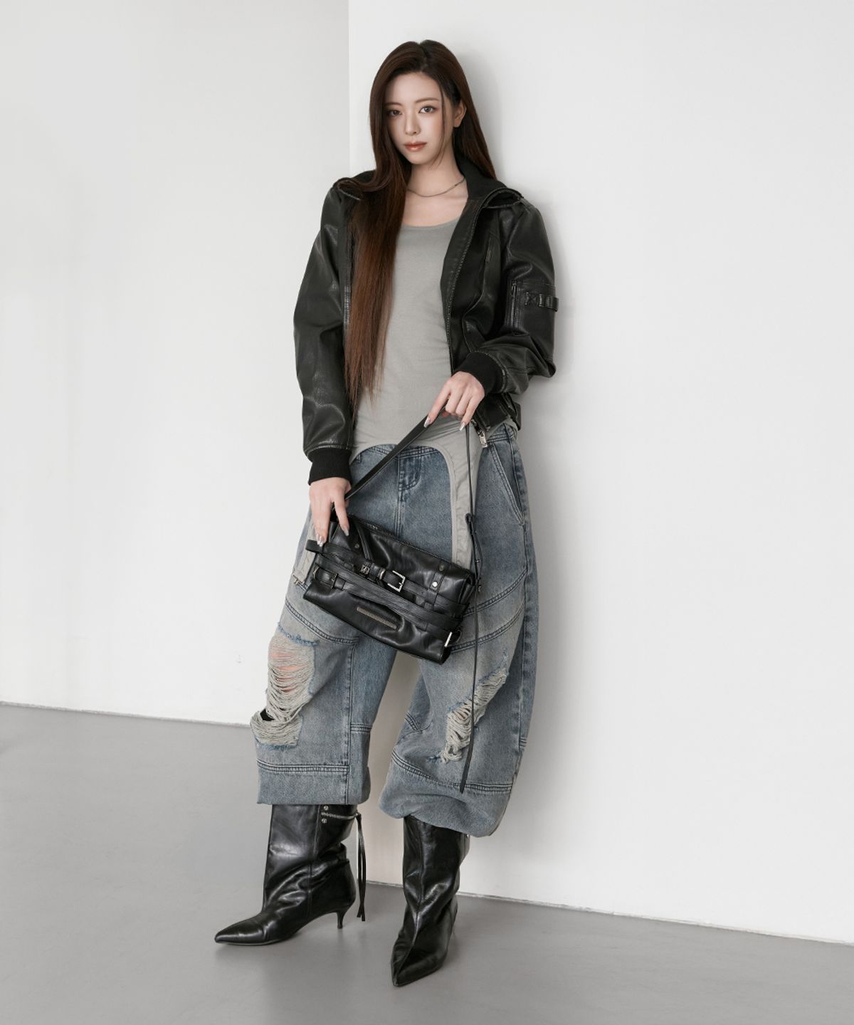 트리밍버드(TREEMINGBIRD) Double Belt Loop Distressed Balloon Denim [ Blue ]