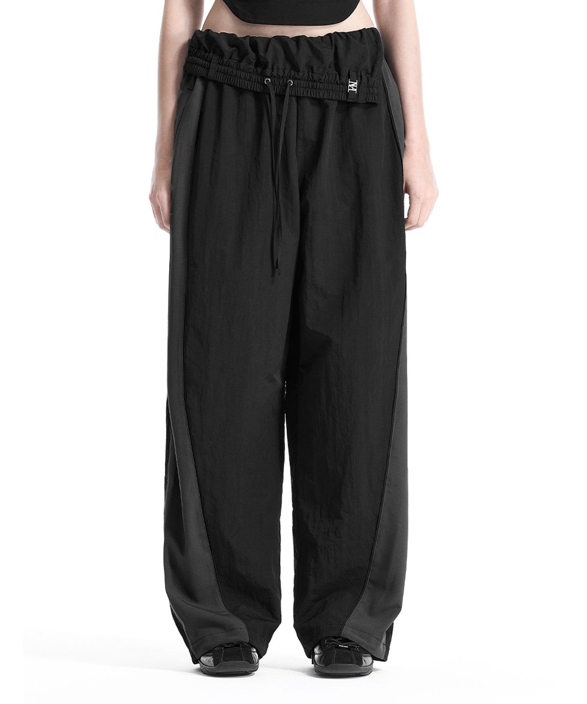 트리밍버드(TREEMINGBIRD) Linear Contrast Track Set-Up Pants [ Black ]