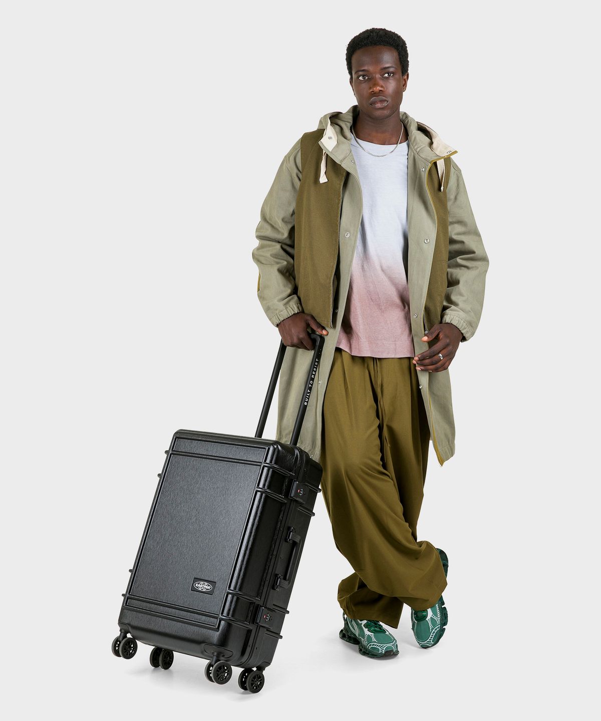 이스트팩(EASTPAK) 리지스트케이스M Brushed Black