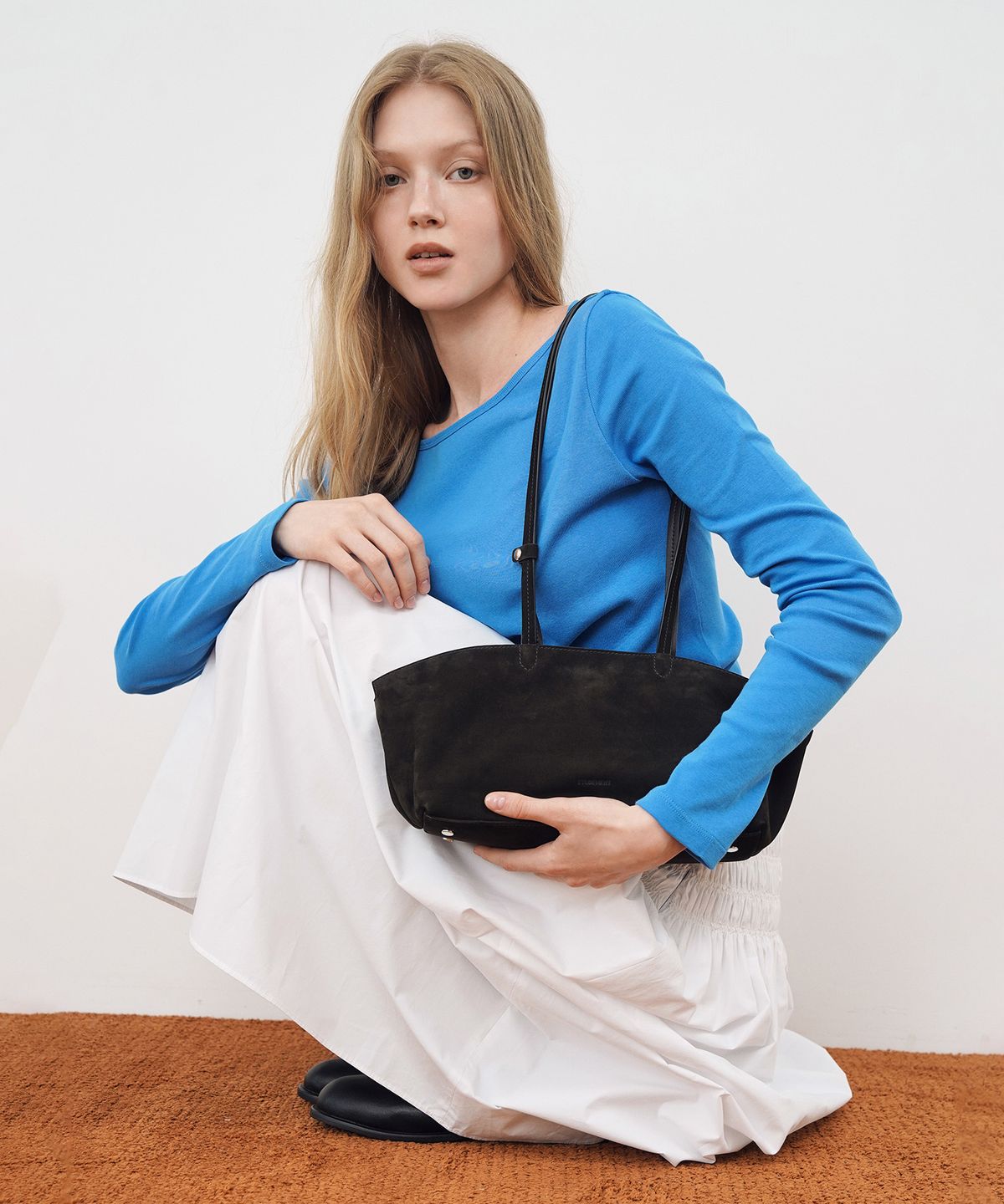 튜드먼트(TTUDEMENT) LONG HANDLE SHOULDER BAG_DARK BROWN