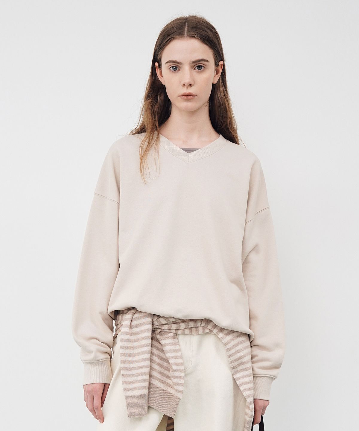 튜드먼트(TTUDEMENT) 50s V-NECK SWEATSHIRT_BEIGE