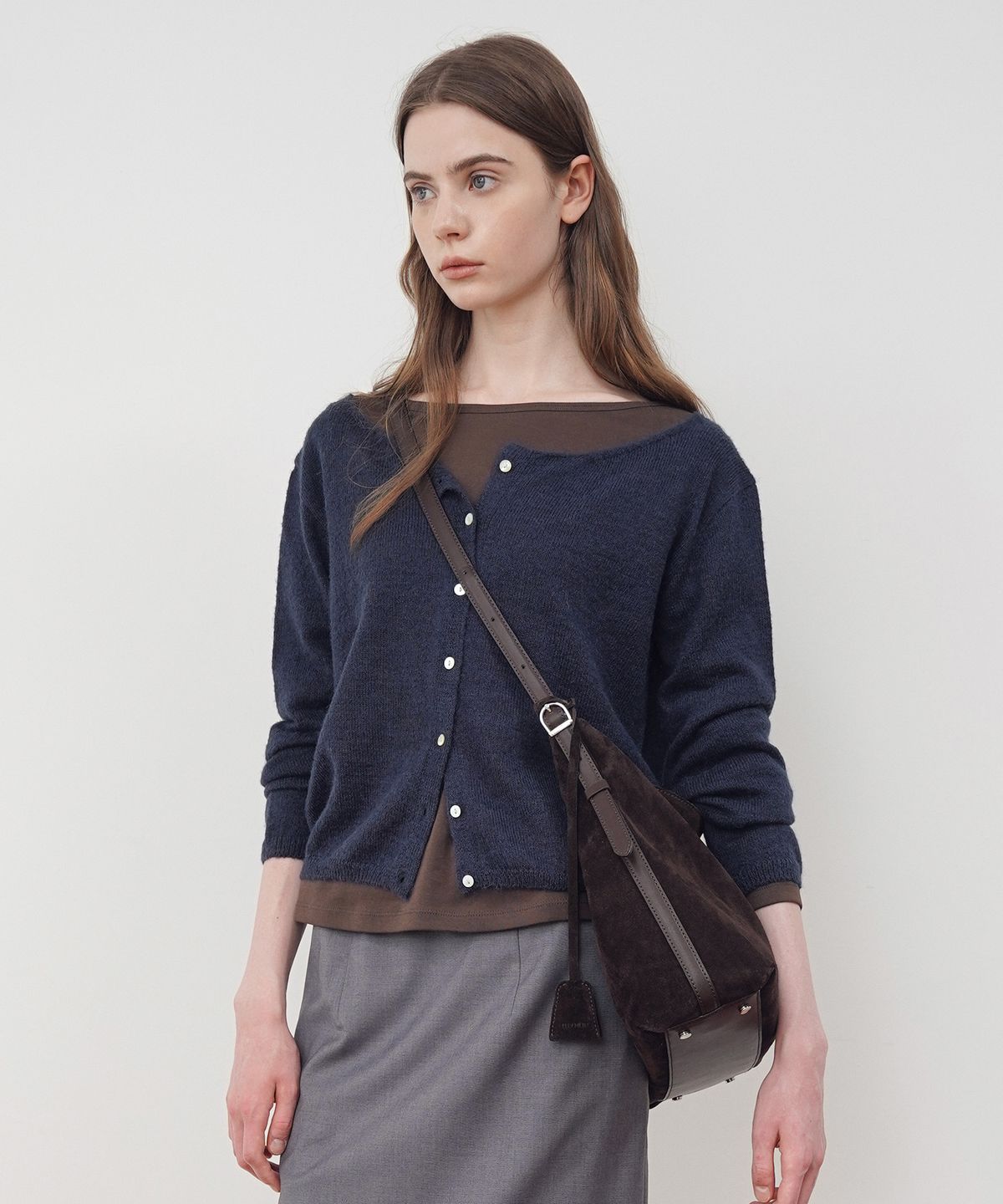 튜드먼트(TTUDEMENT) HAIRY WOOL ROUND CARDIGAN_NAVY