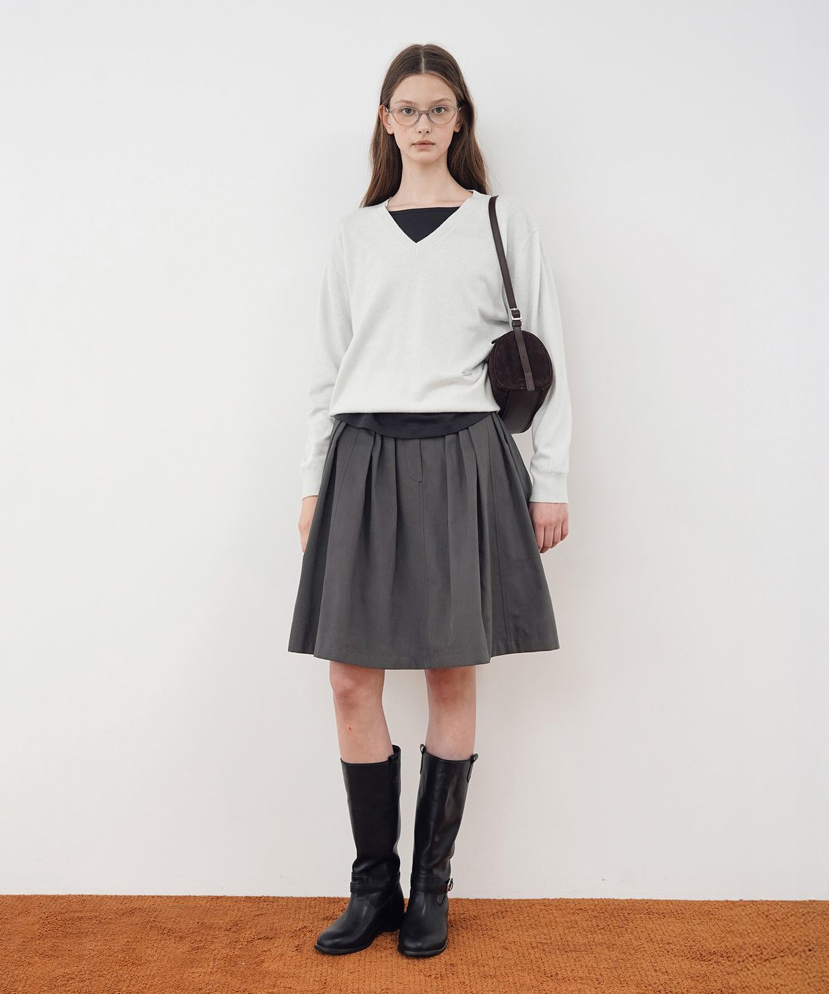 튜드먼트(TTUDEMENT) PINTUCK MIDI SKIRT_CHARCOAL