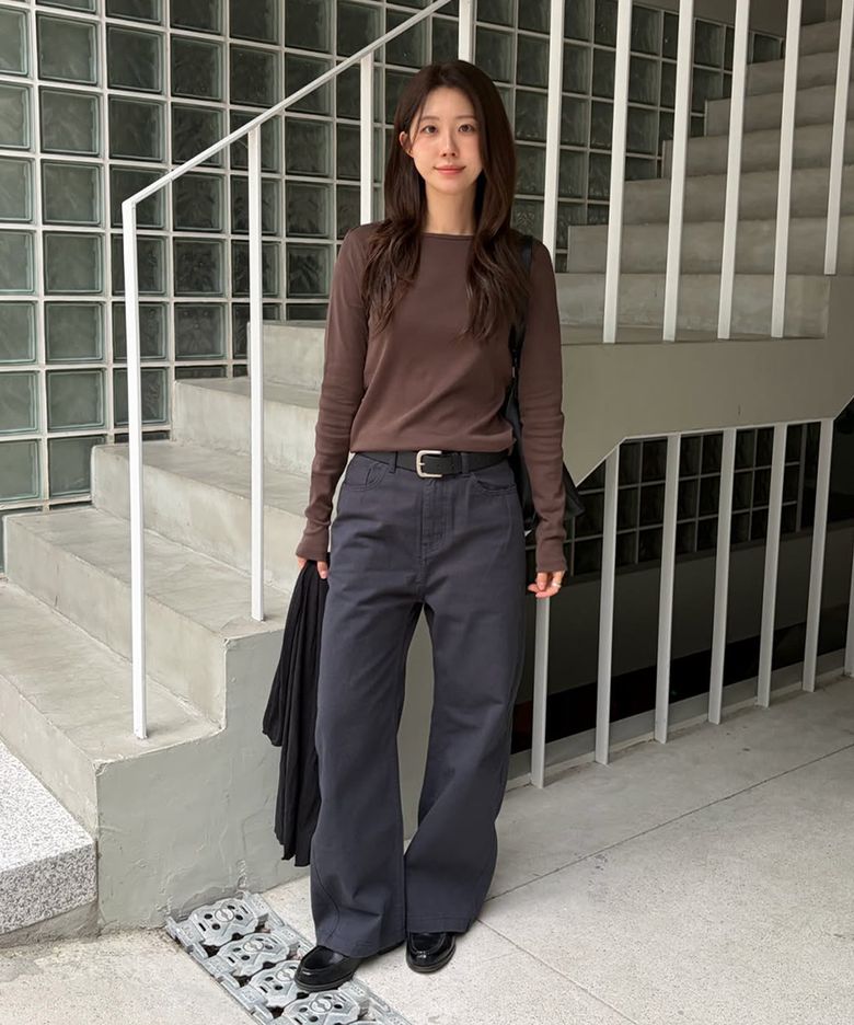 [브랜드위크 20%쿠폰] COTTON CURVED PANTS_CHARCOAL